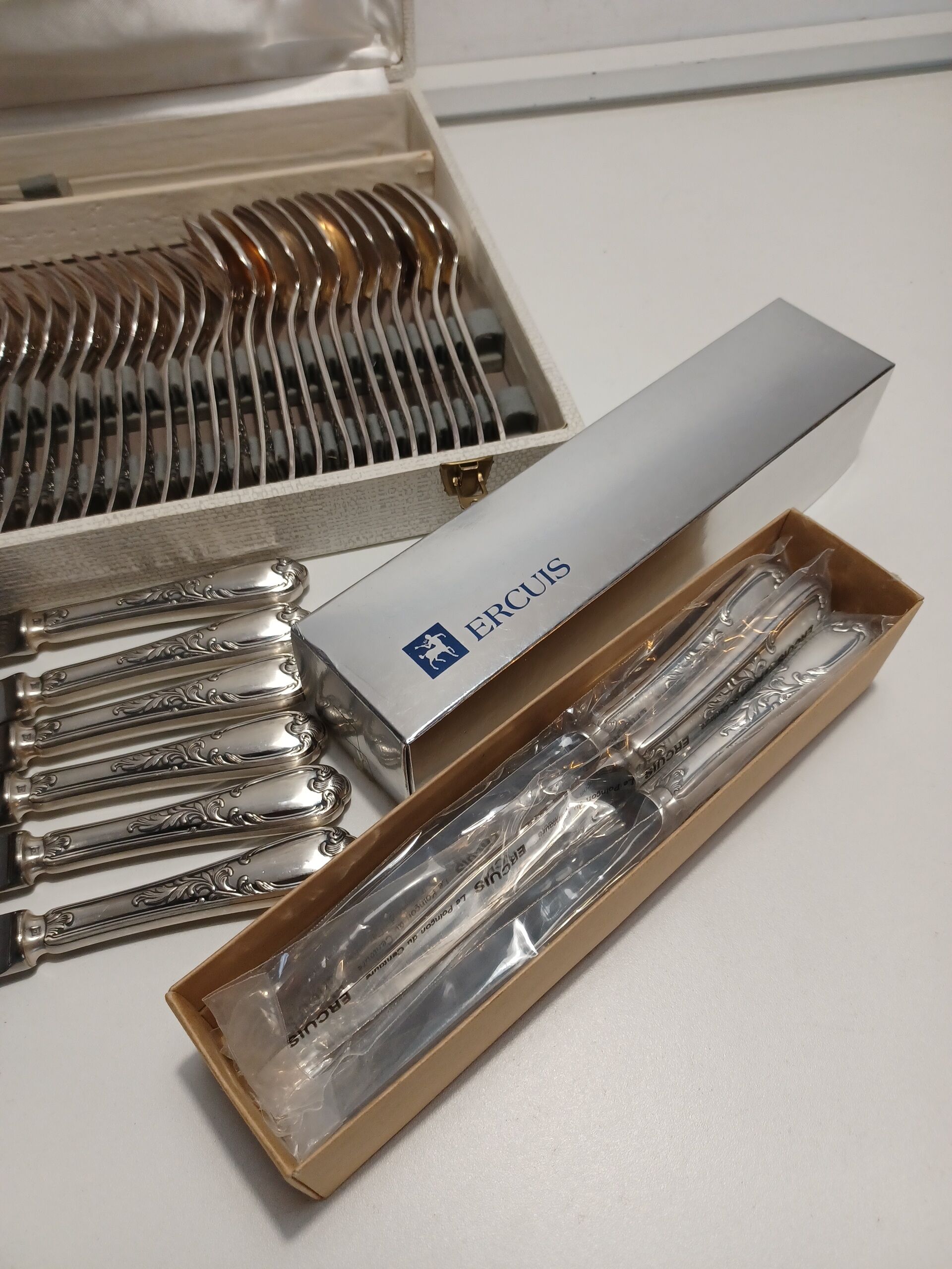 Ménagère ercuis, model du barry, 49 pieces in silver metal.