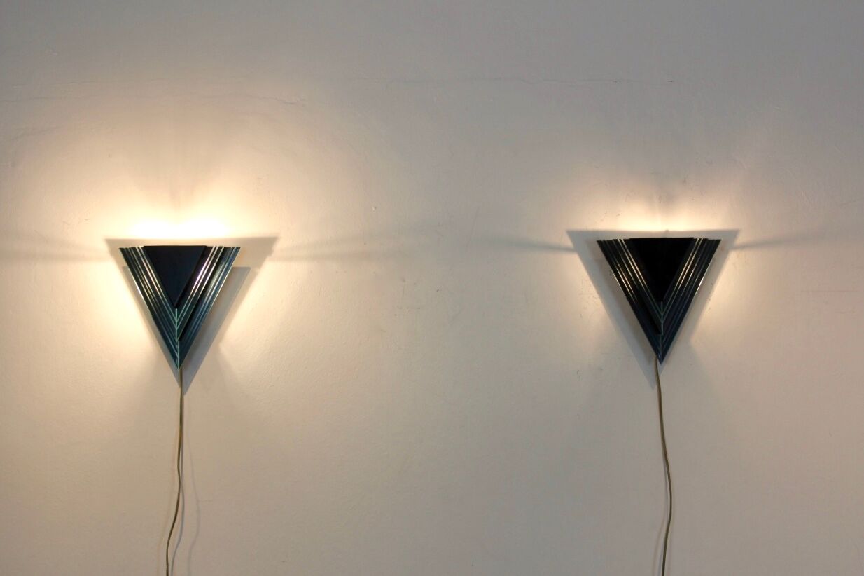 Appliques triangulaires hollandais modernes de mur de verre et d’acier