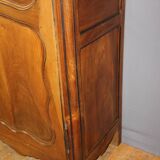 Louis XV bonnetière in walnut from the late 18th century