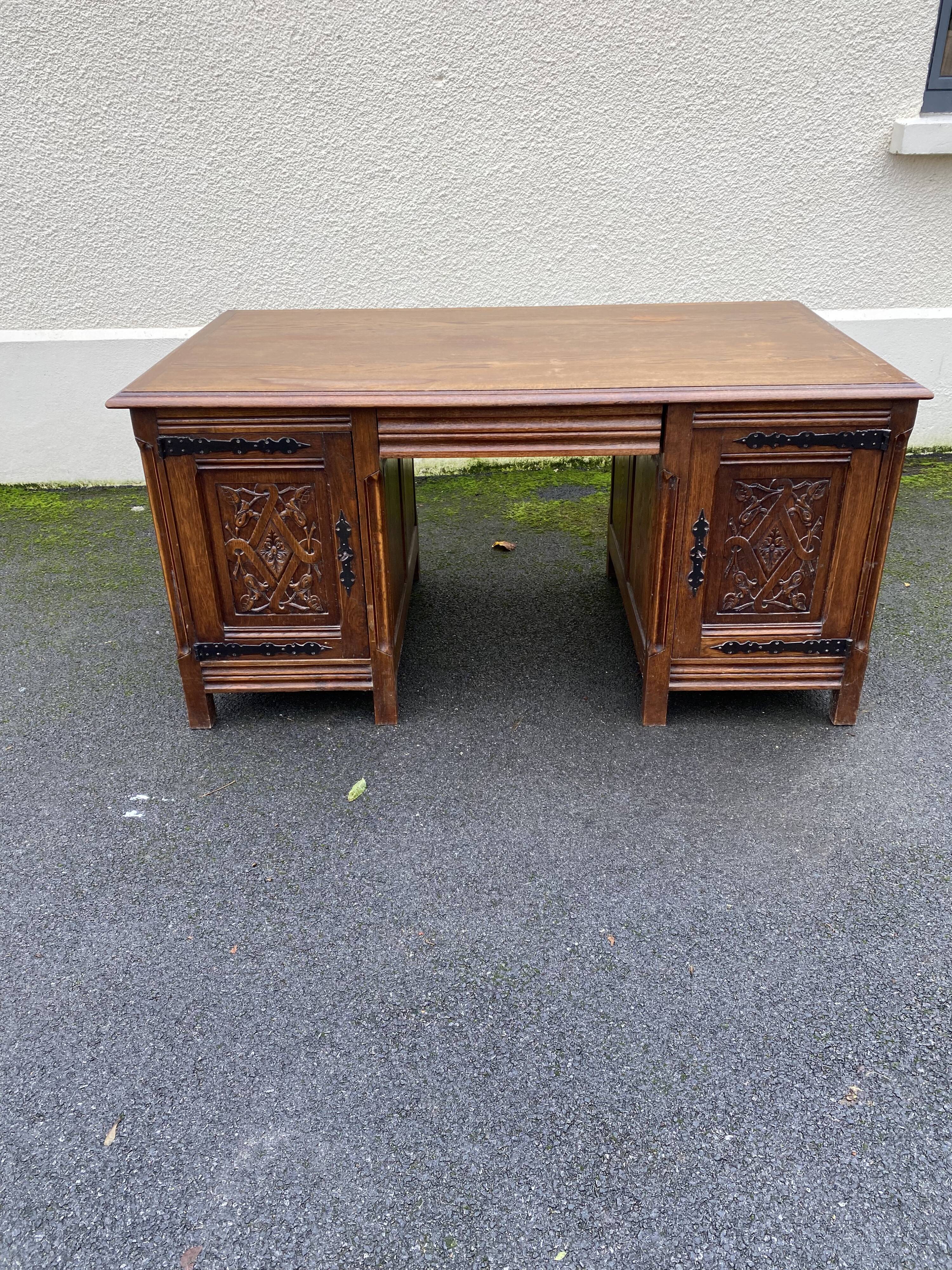 Double-sided desktop