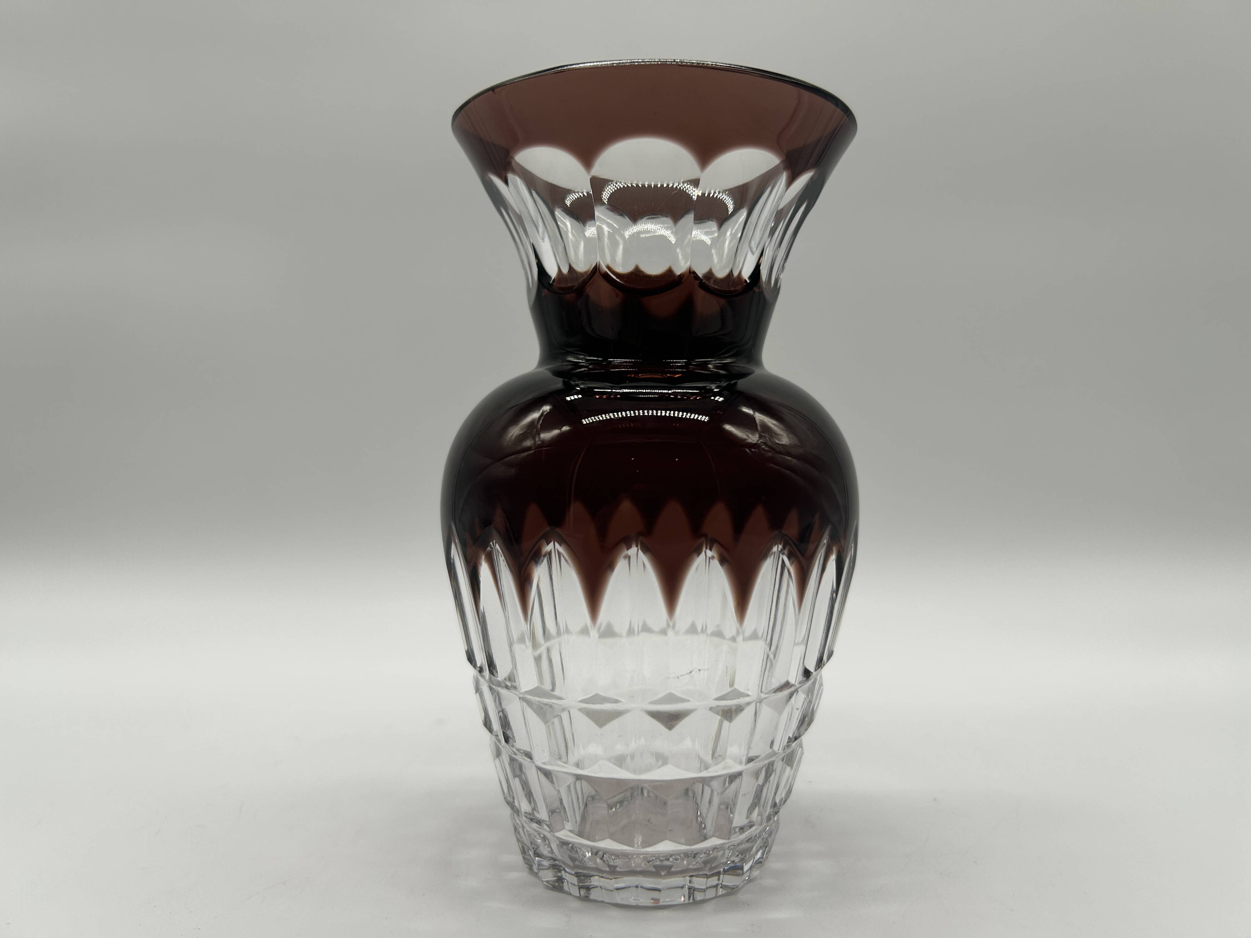 Cut and lined crystal vase from Val Saint-Lambert in plum.