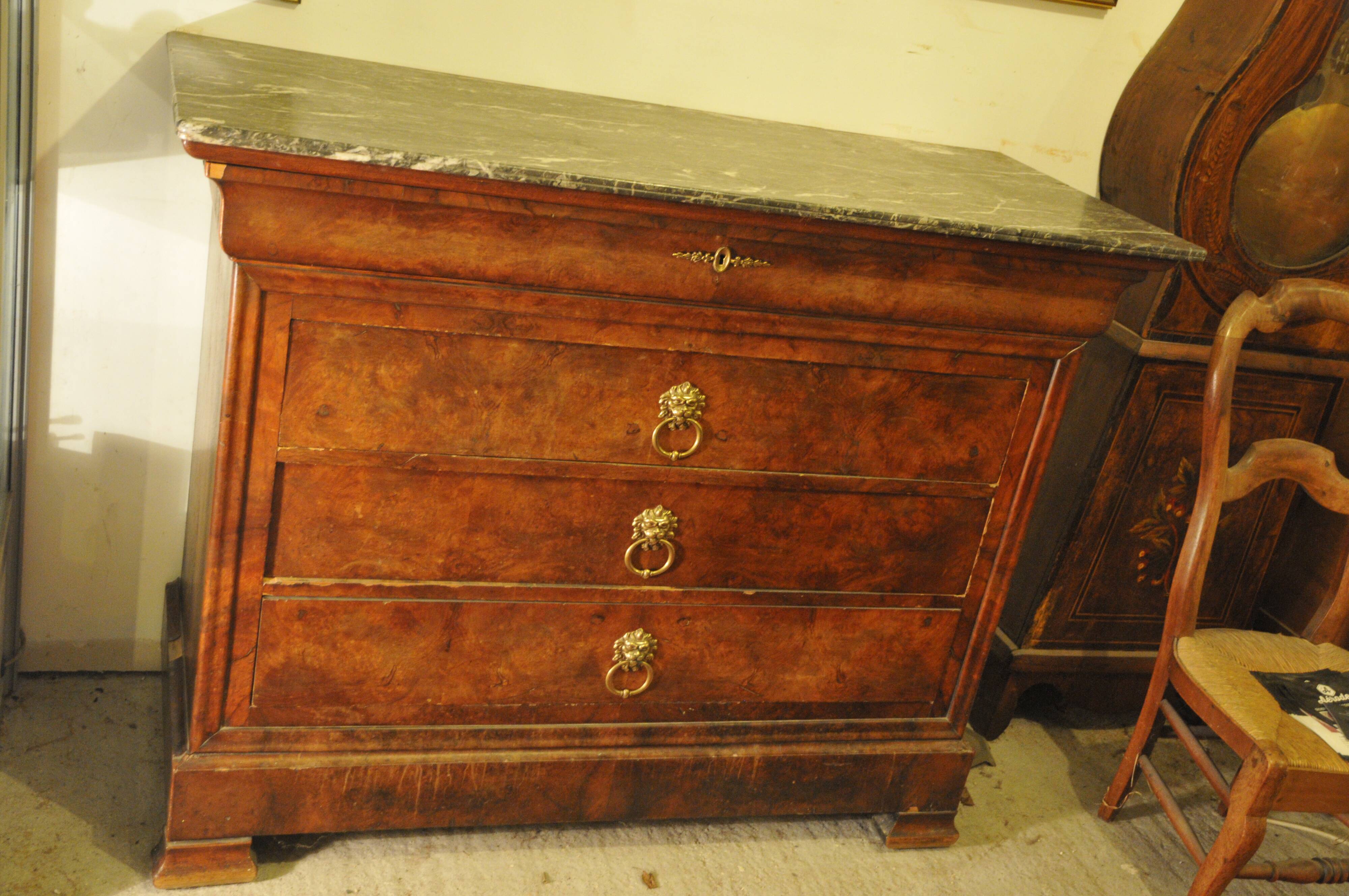 Commode Louis Philippe avec plateau en marbre