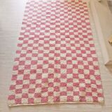 Pink and white Beni Ouarain checkered Berber rug in wool