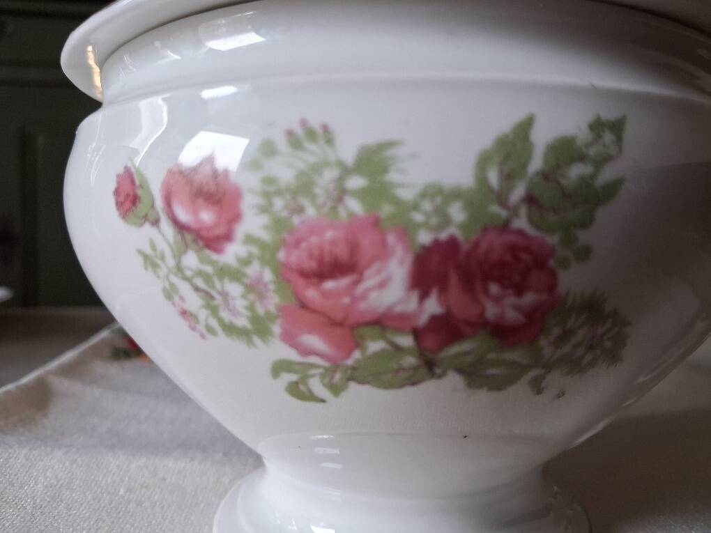 Antique porcelain sweet box from Limoges - William Guérin