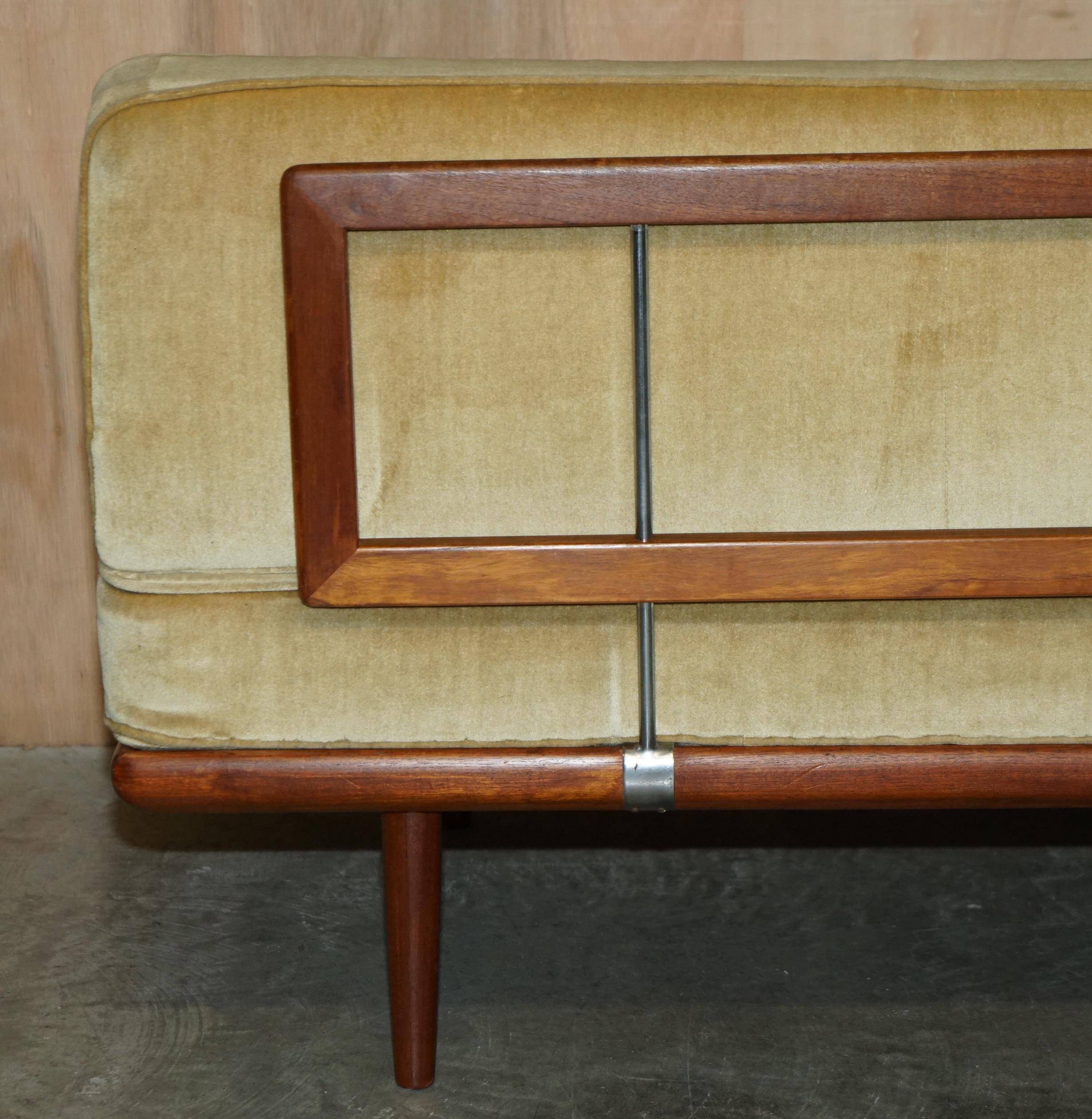Mid Century Modern Canapé by Pierre Hvidt & Orla Mølgaard Nielsen for France & Son
