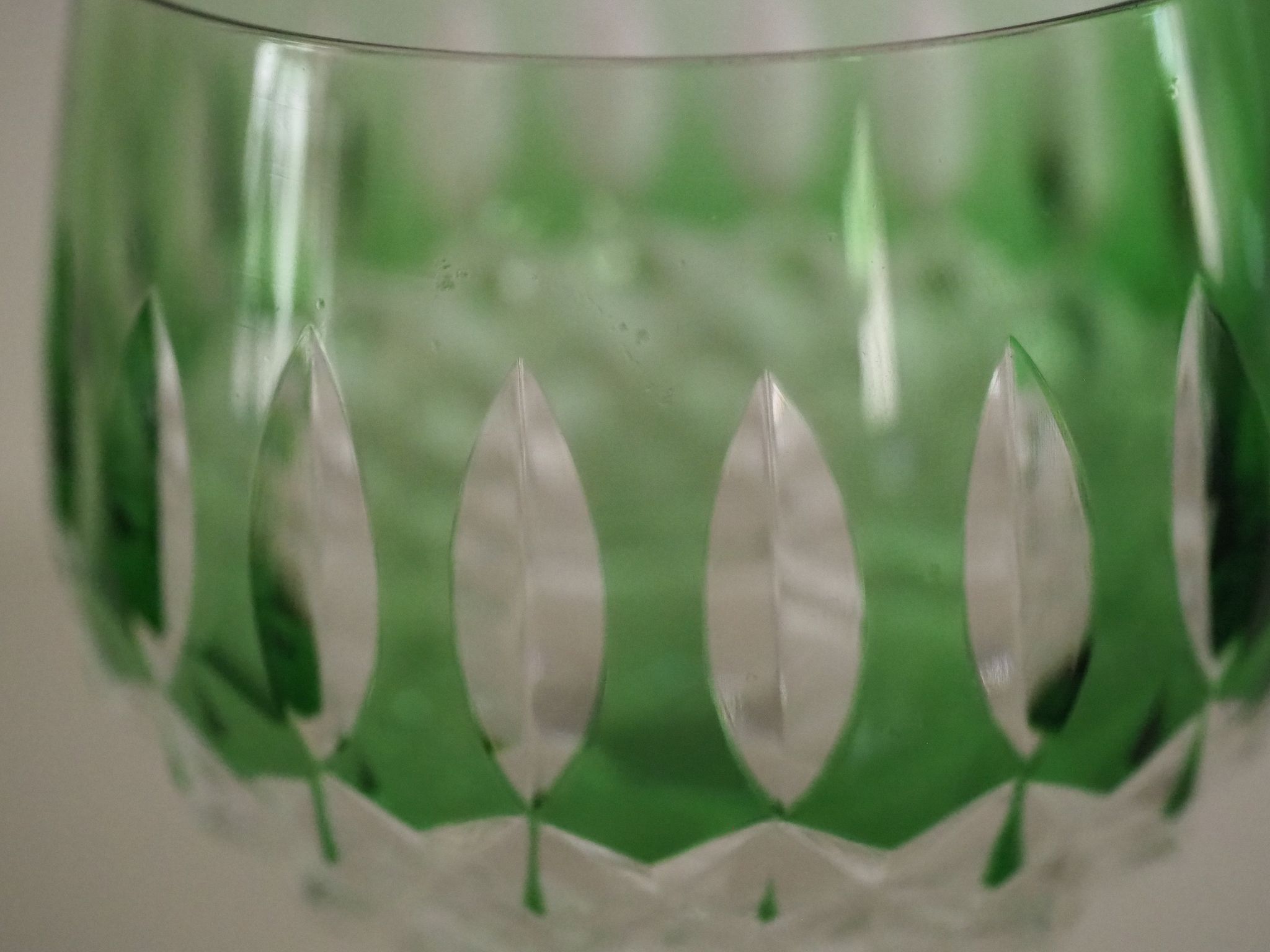 Verre en cristal –   roemer vert - saint-louis - pointe de couleur verte