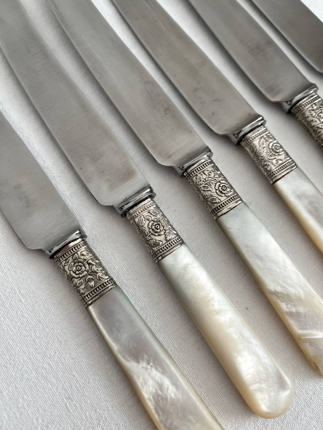 6 antique mother-of-pearl and silver-plated metal knives