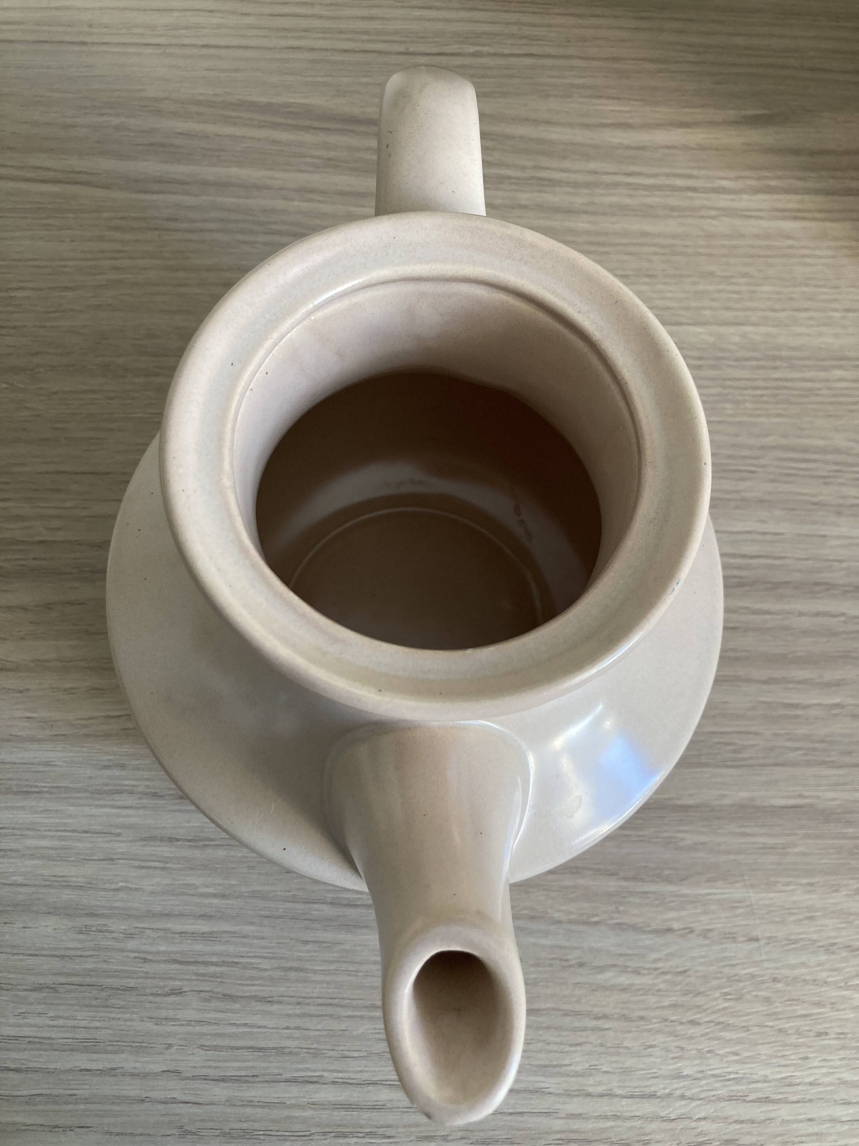 Teapot and milk jug Gien Faïencerie