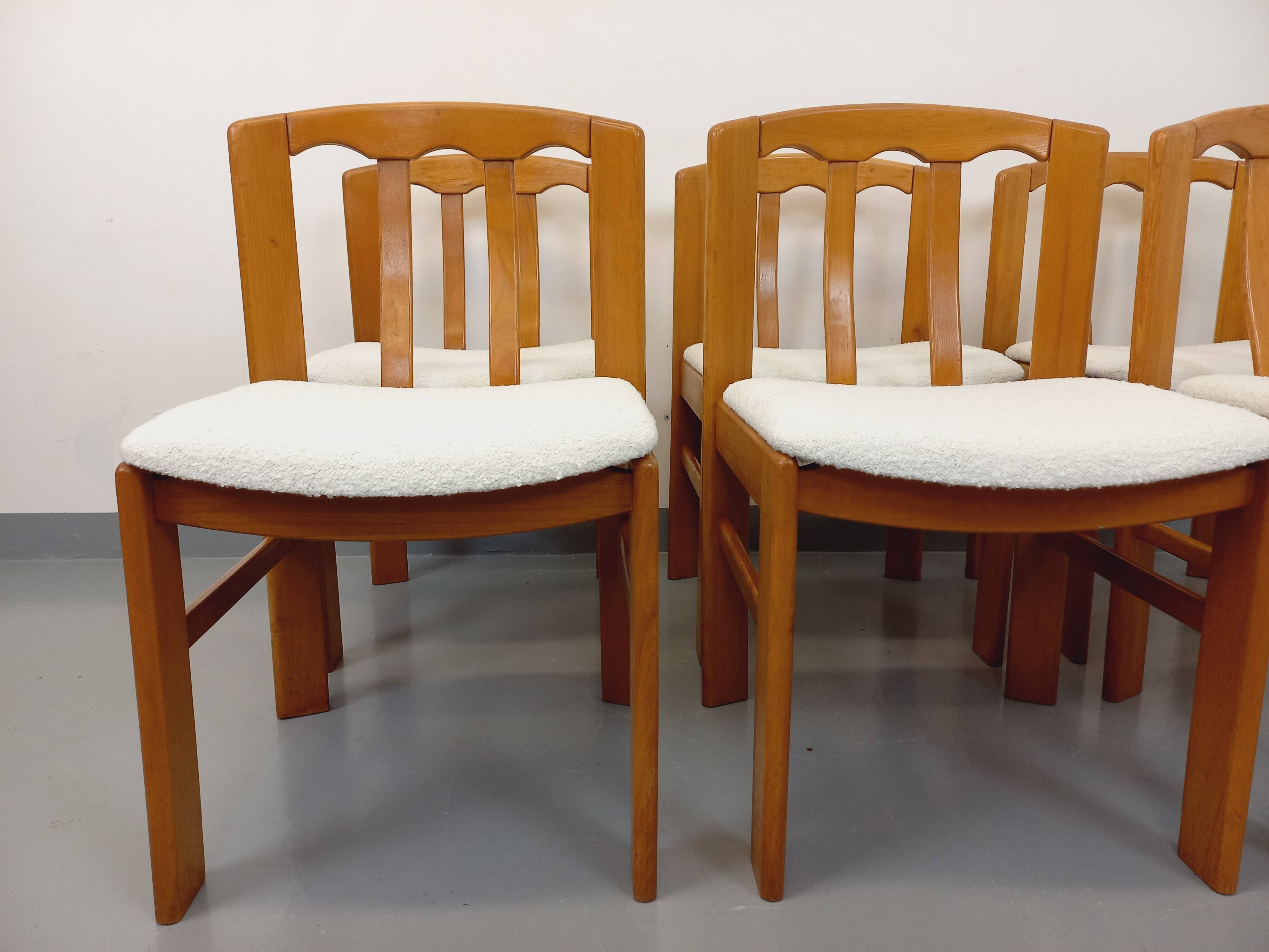 Set of 6 vintage chairs in elm wood and bouclé fabric from the 70s