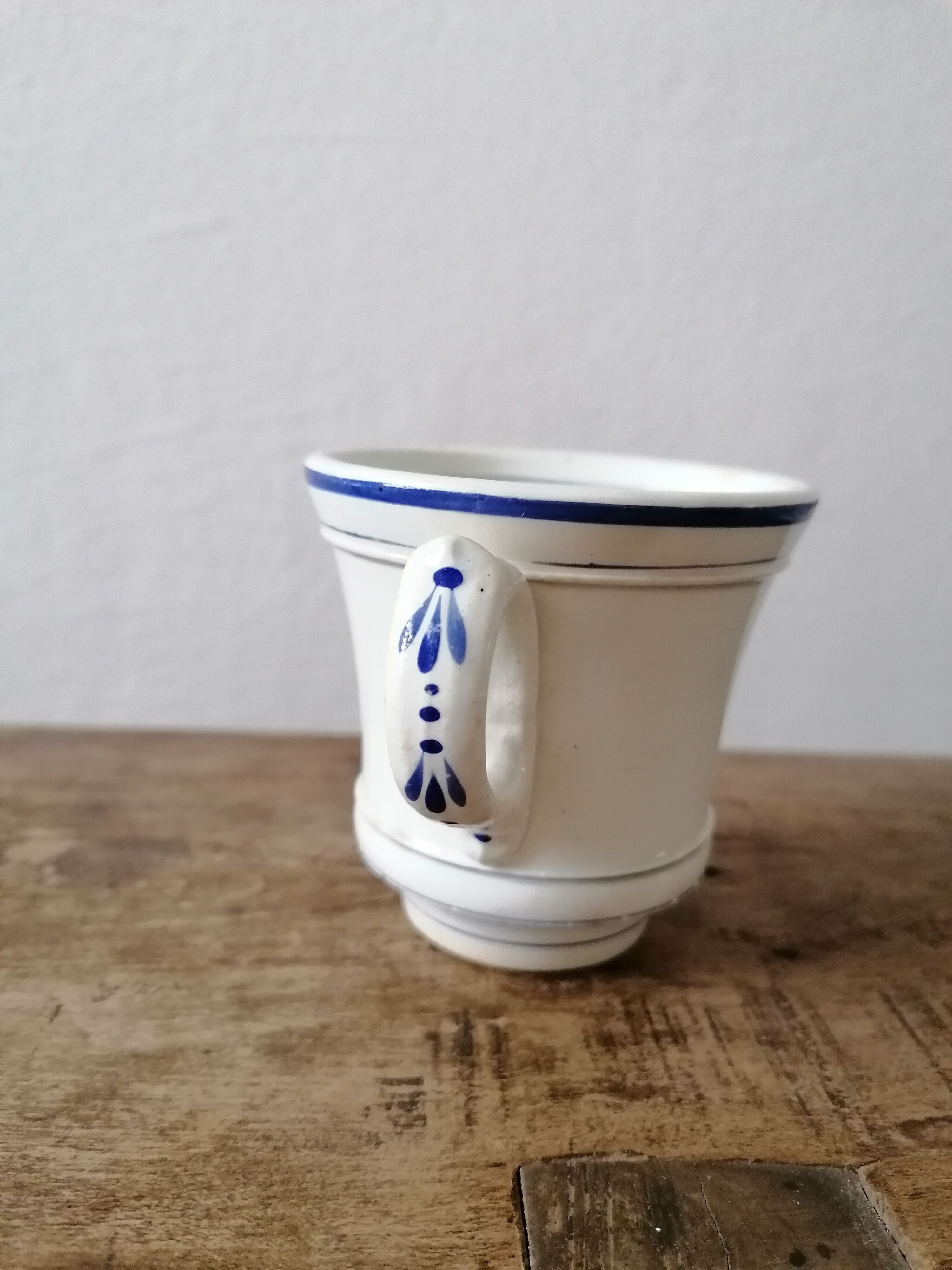 Creil and Montereau earthenware burner