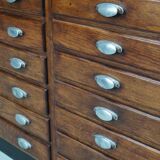 Armoire d'apothicaire vintage en chêne français, années 1950