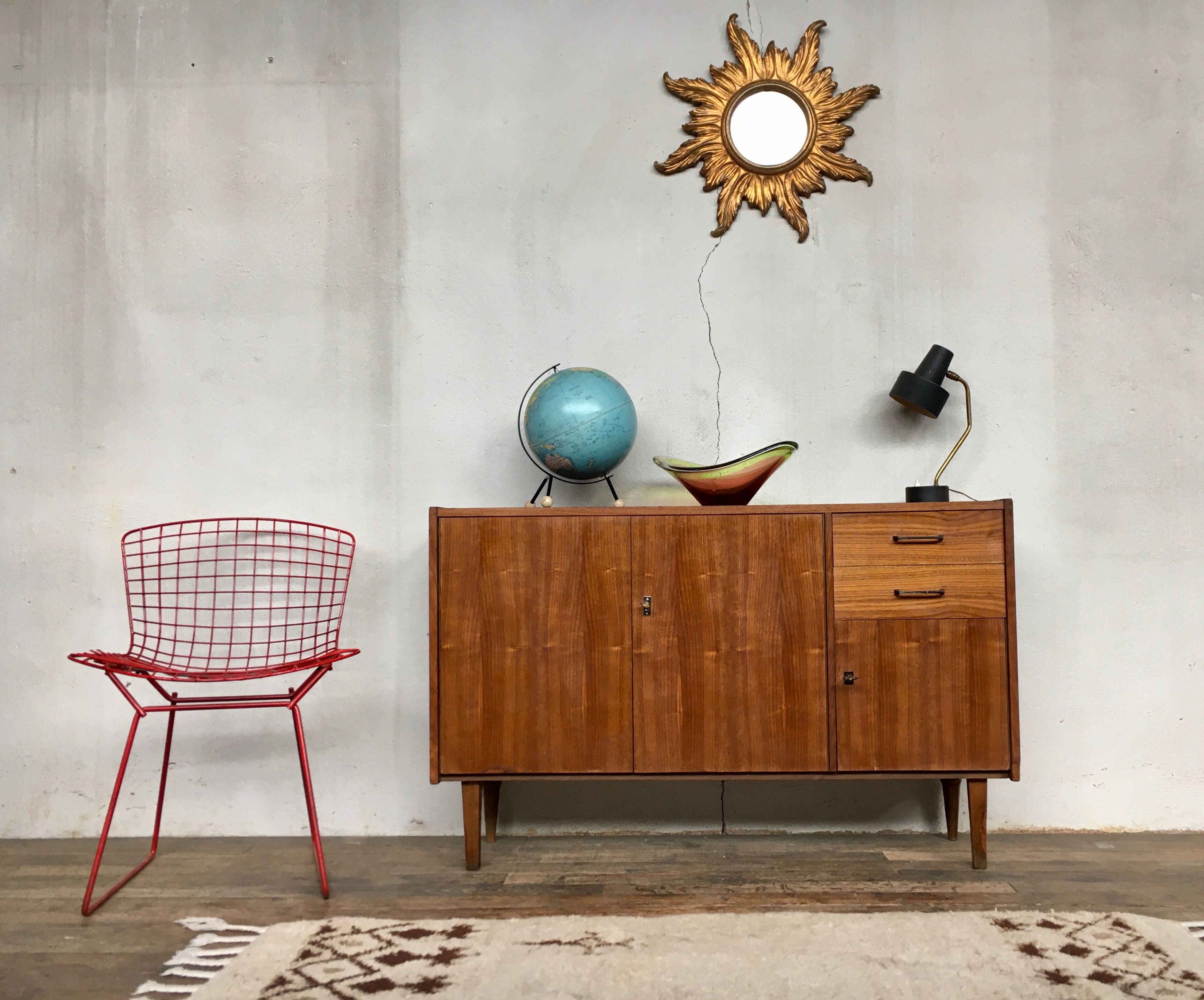 Vintage enfilade - walnut - 50/60 - Scandinavian style - spindle feet