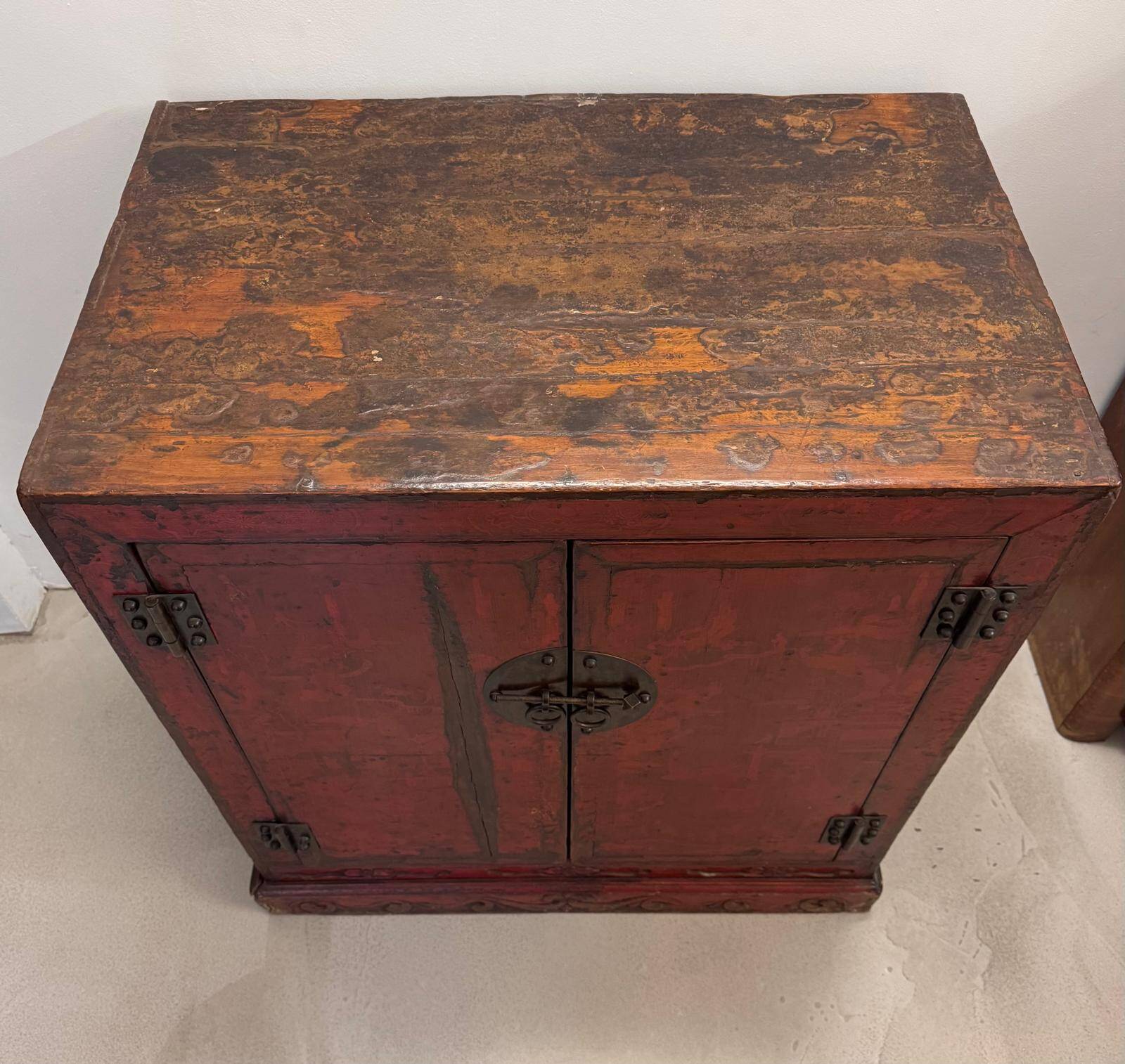 Red lacquered furniture from Shanxi Province (Northern China)