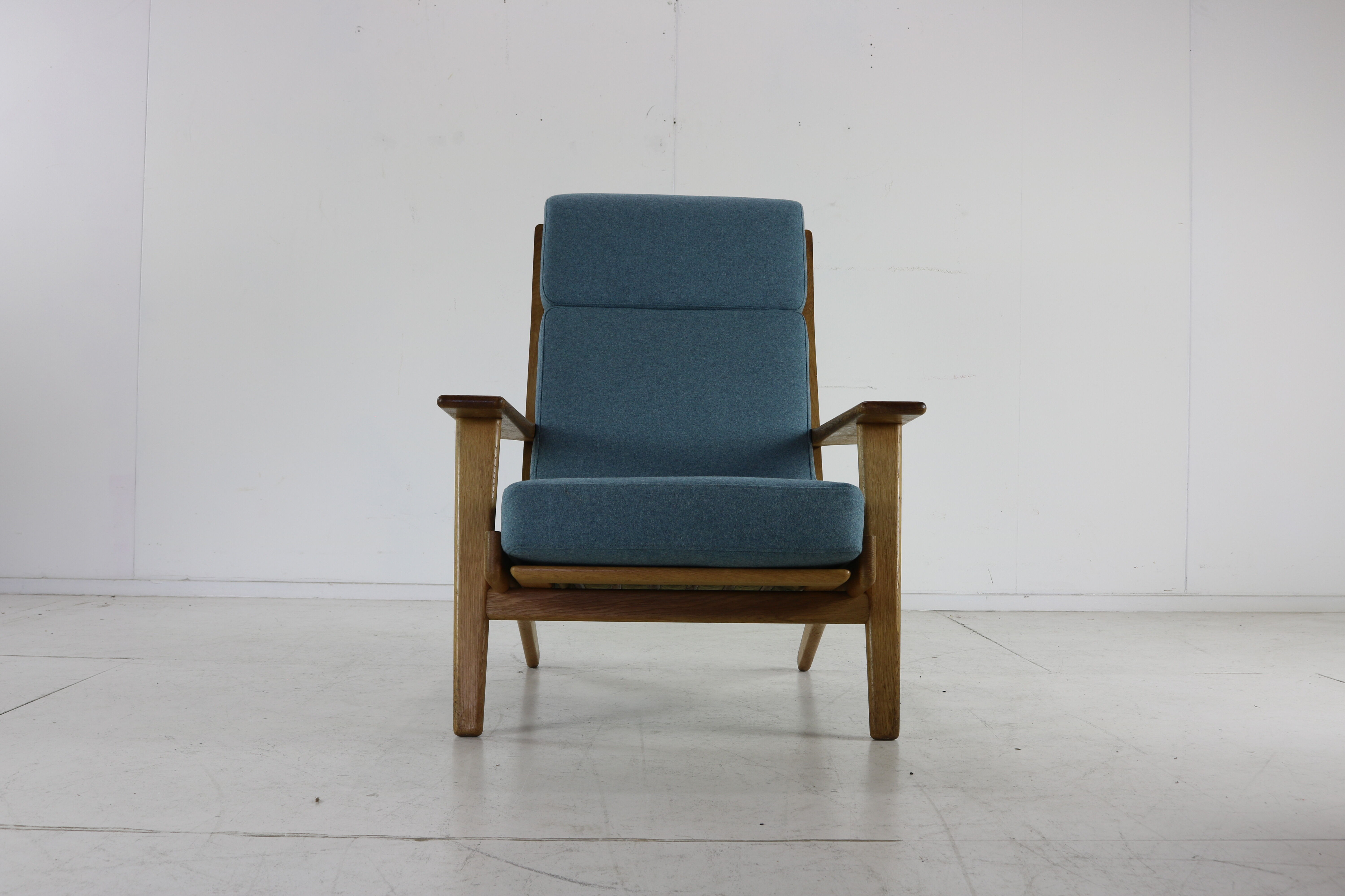 Complete danish design oakwood Hans Wegner lounge set