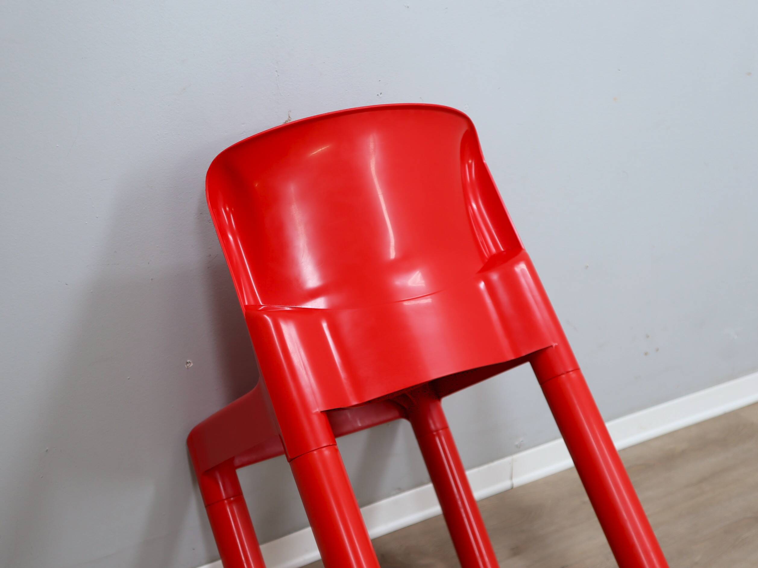 1970s Kartell Model 4875 chair by Carlo Bartoli red color