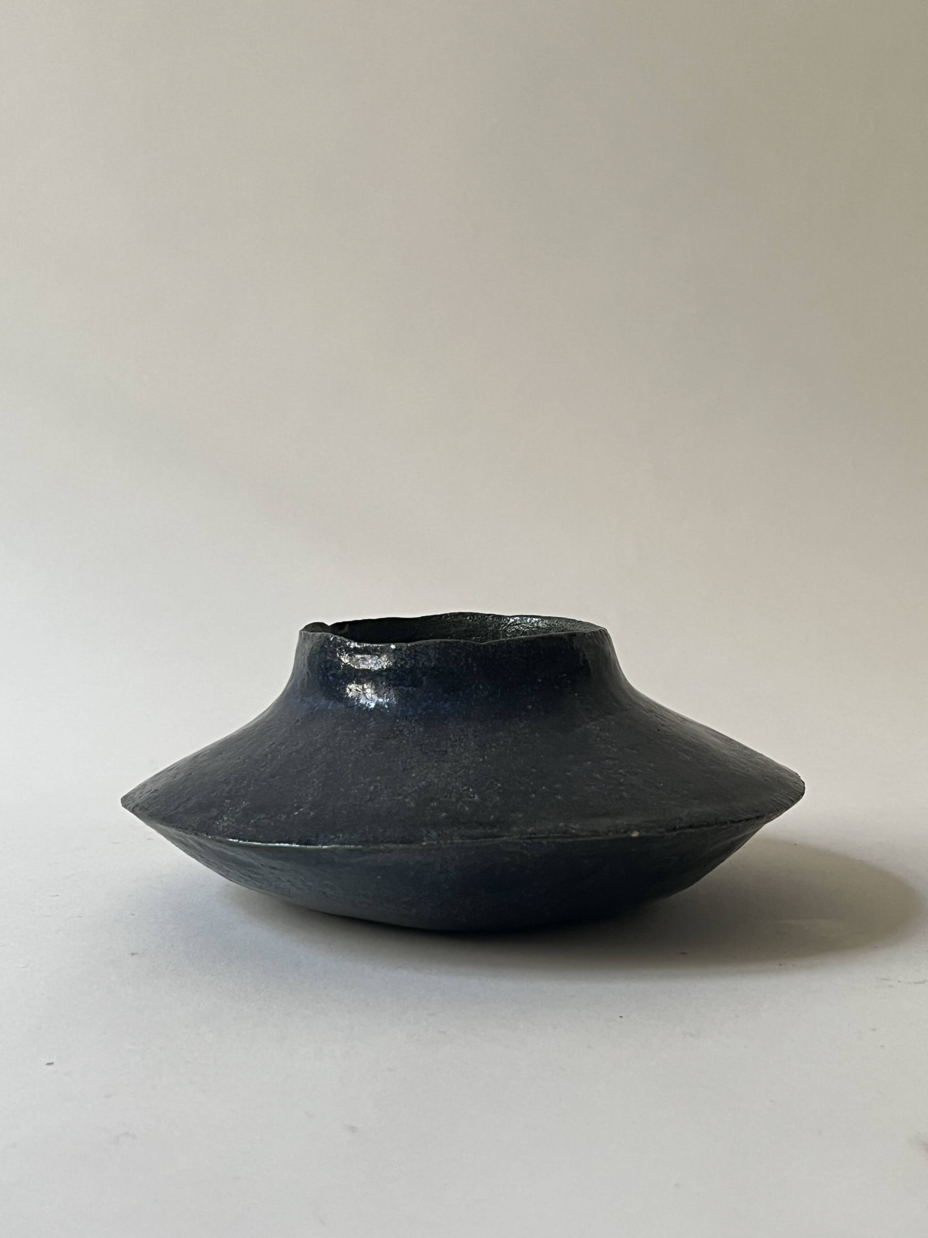 Large handmade spinning top vase in glazed ceramic and signed circa 1950