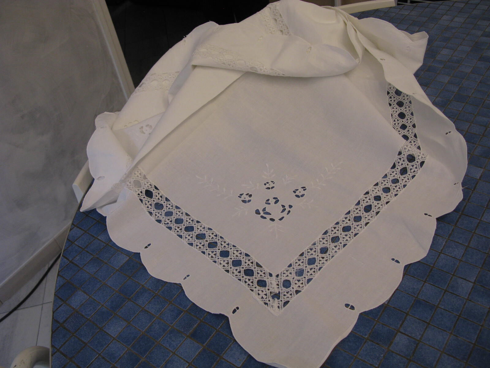 embroidered antique tablecloth and 6 towels