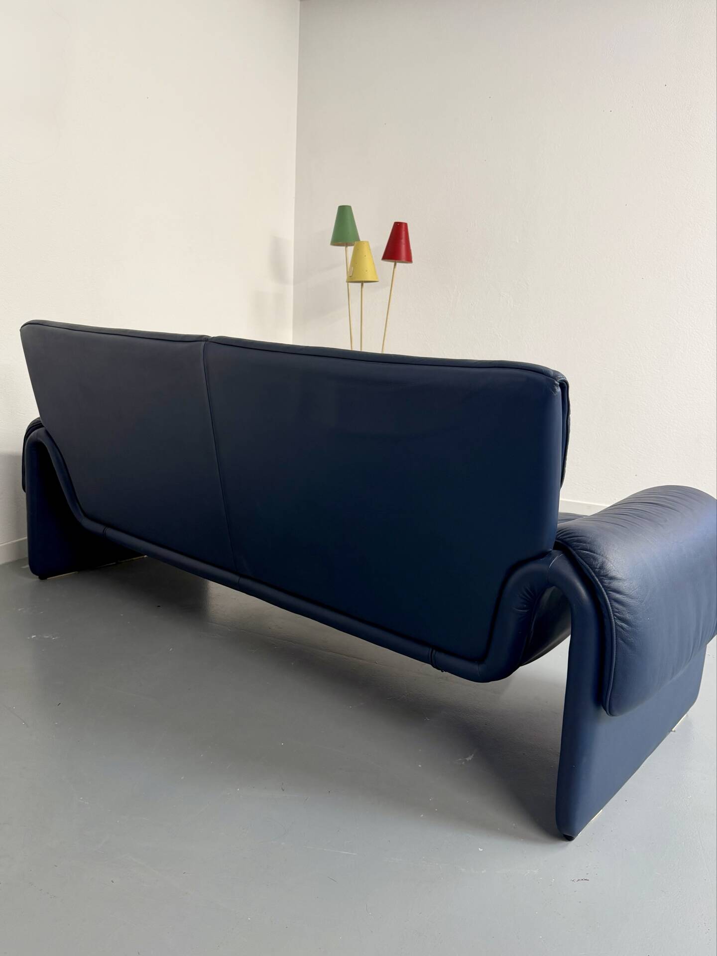 De Sede ds-2011 vintage leather sofa for 2/3 people, 1980s design.
