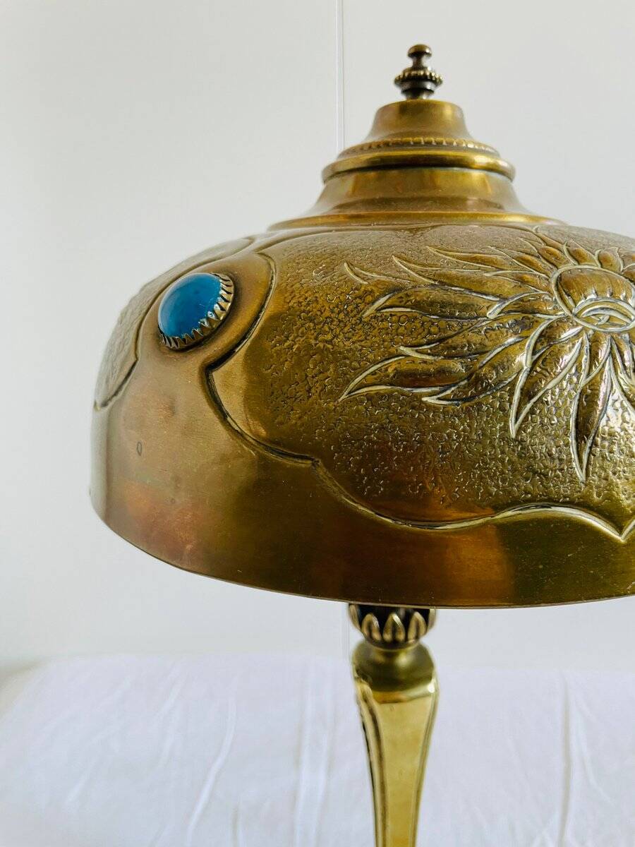 Lampe de table Art Nouveau en bronze, attribuée à Georges Leleu, début du 20e siècle.