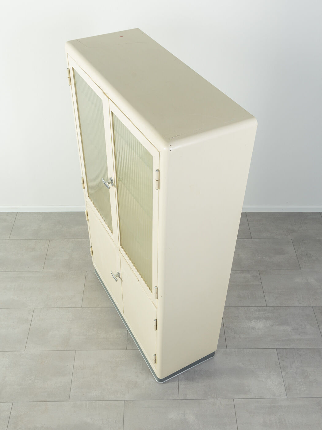 Armoire à pharmacie des années 1950 , Maquet