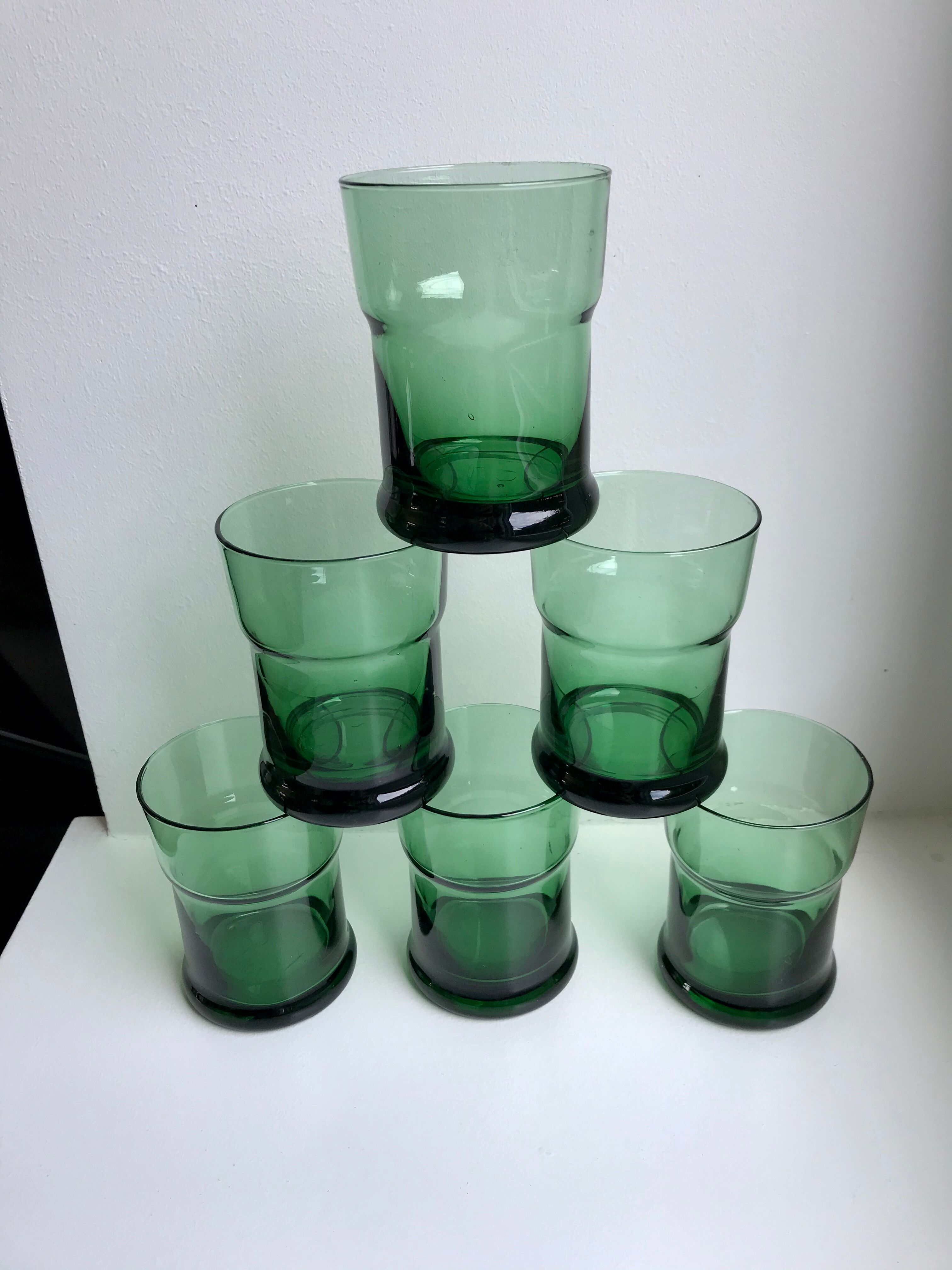 Set of 6 green glasses design 70s