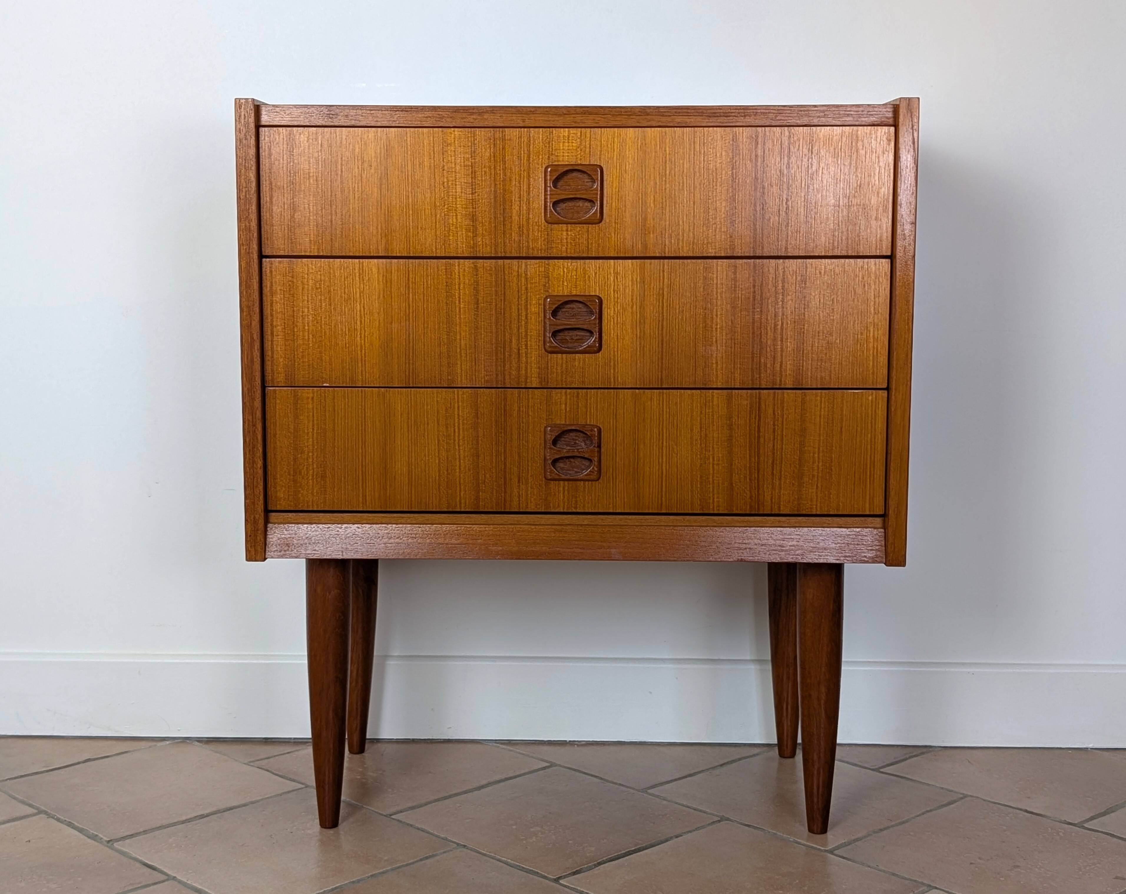 Scandinavian chest of drawers