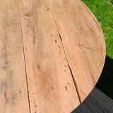 Antique patinated round table – wooden top