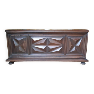 Large Louis XIII style chest 168X53cm