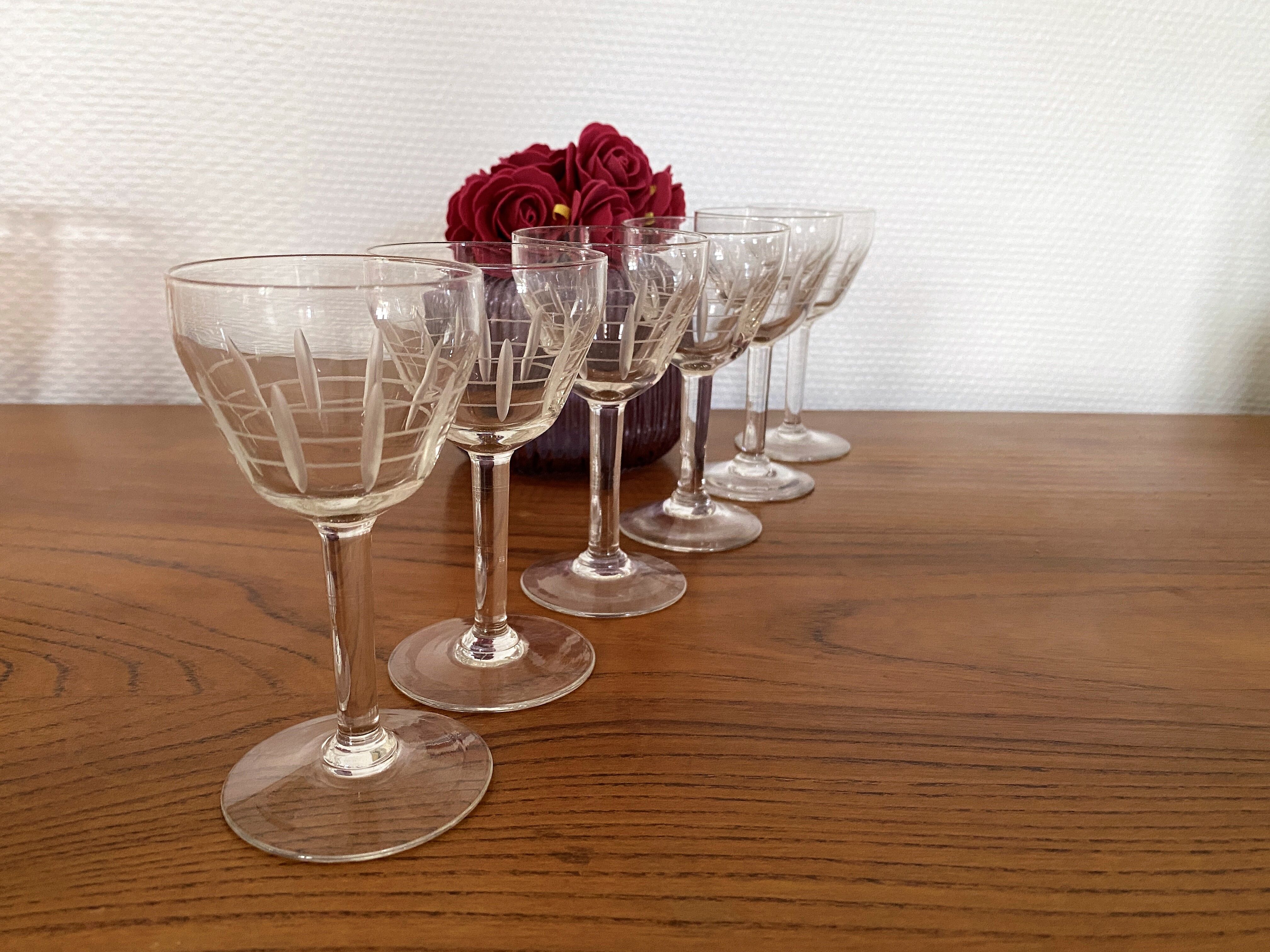 Set of 6 engraved wine glasses