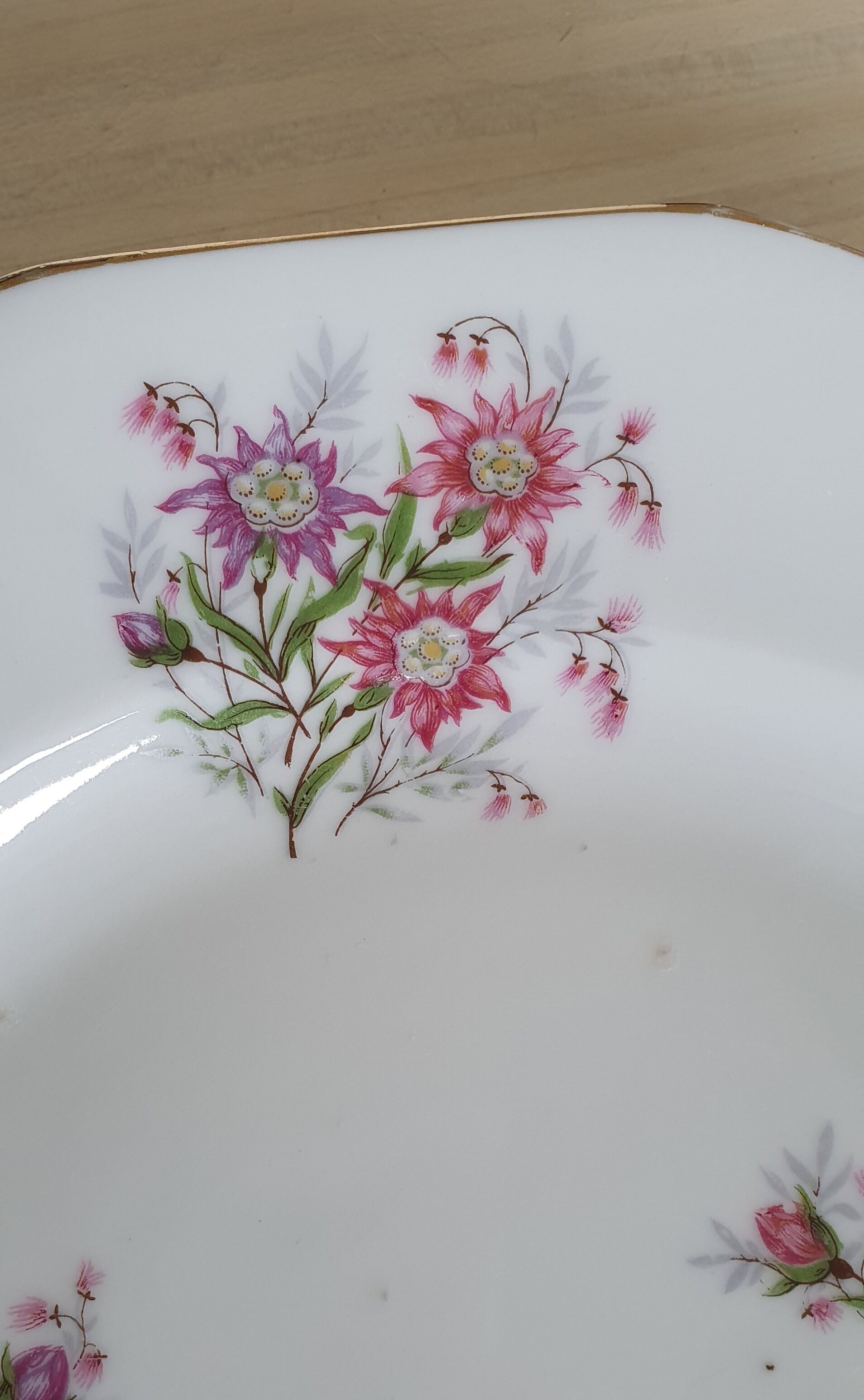 Porcelain dish