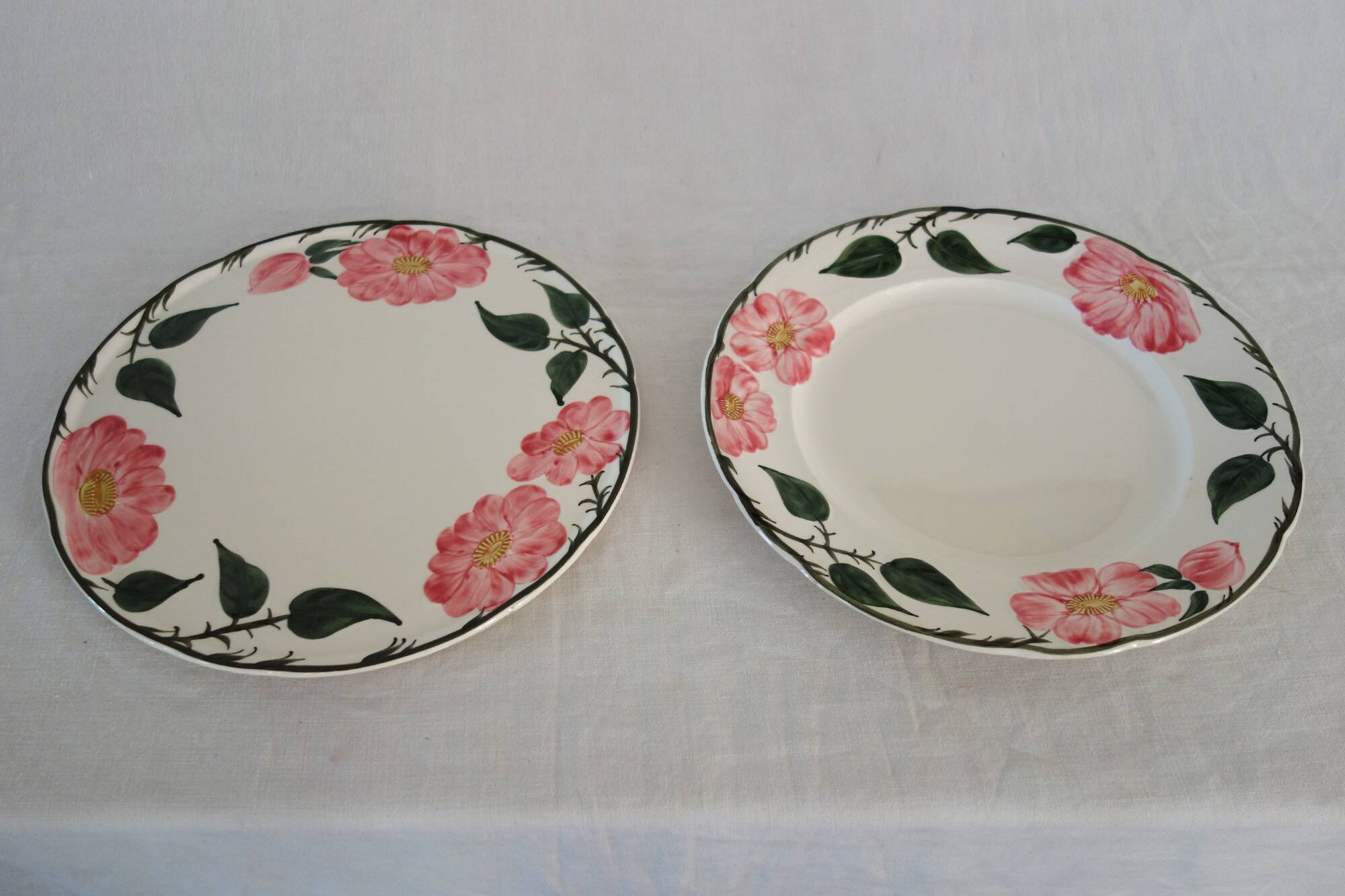 2 round plates Villeroy & Boch "Wild Rose", 1970