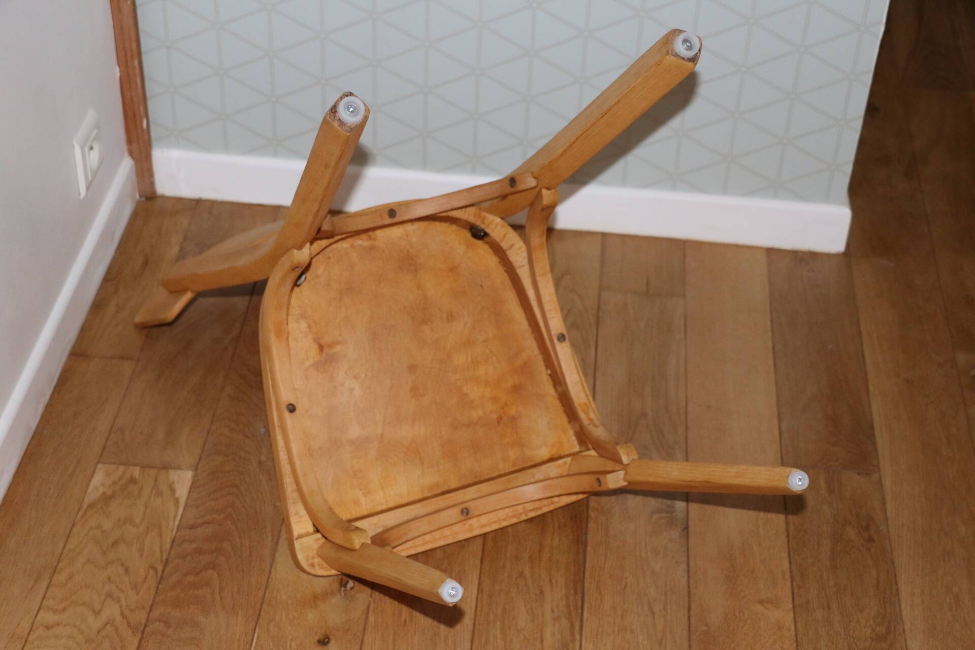 Set of 8 classic Baumann chairs 1950 light beech