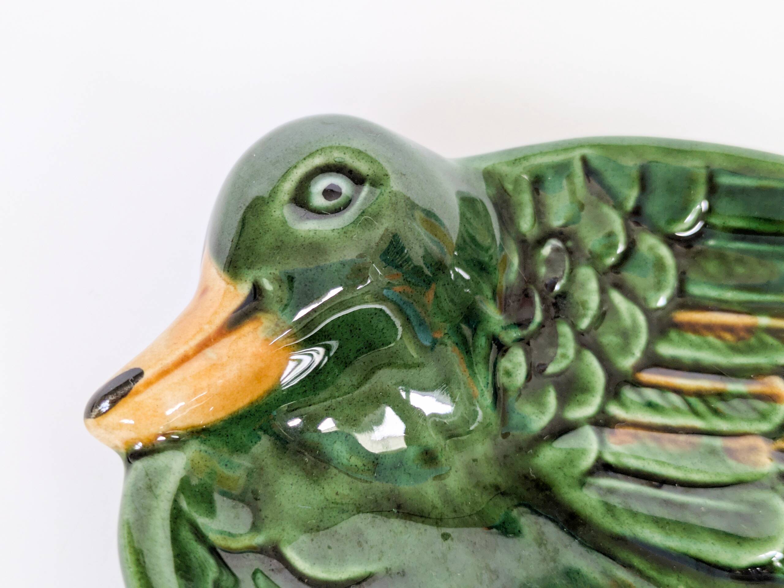 Vintage green ceramic duck dish, pocket tray or soap holder.