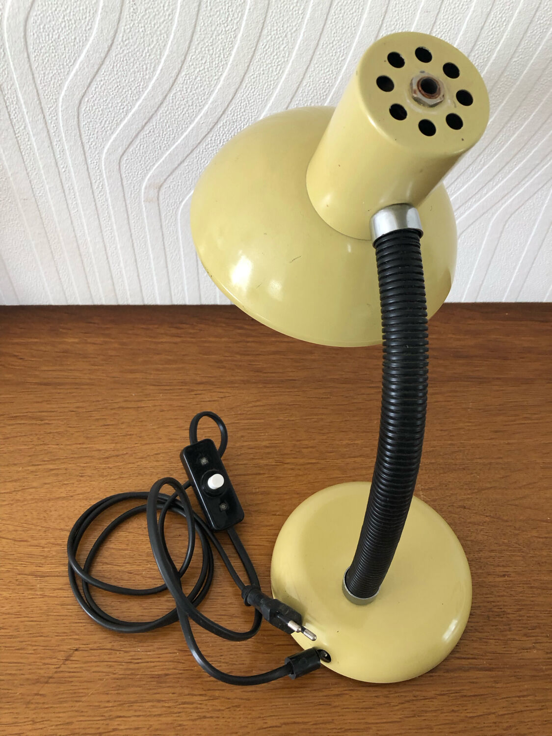 Lampe de bureau vintage métal jaune