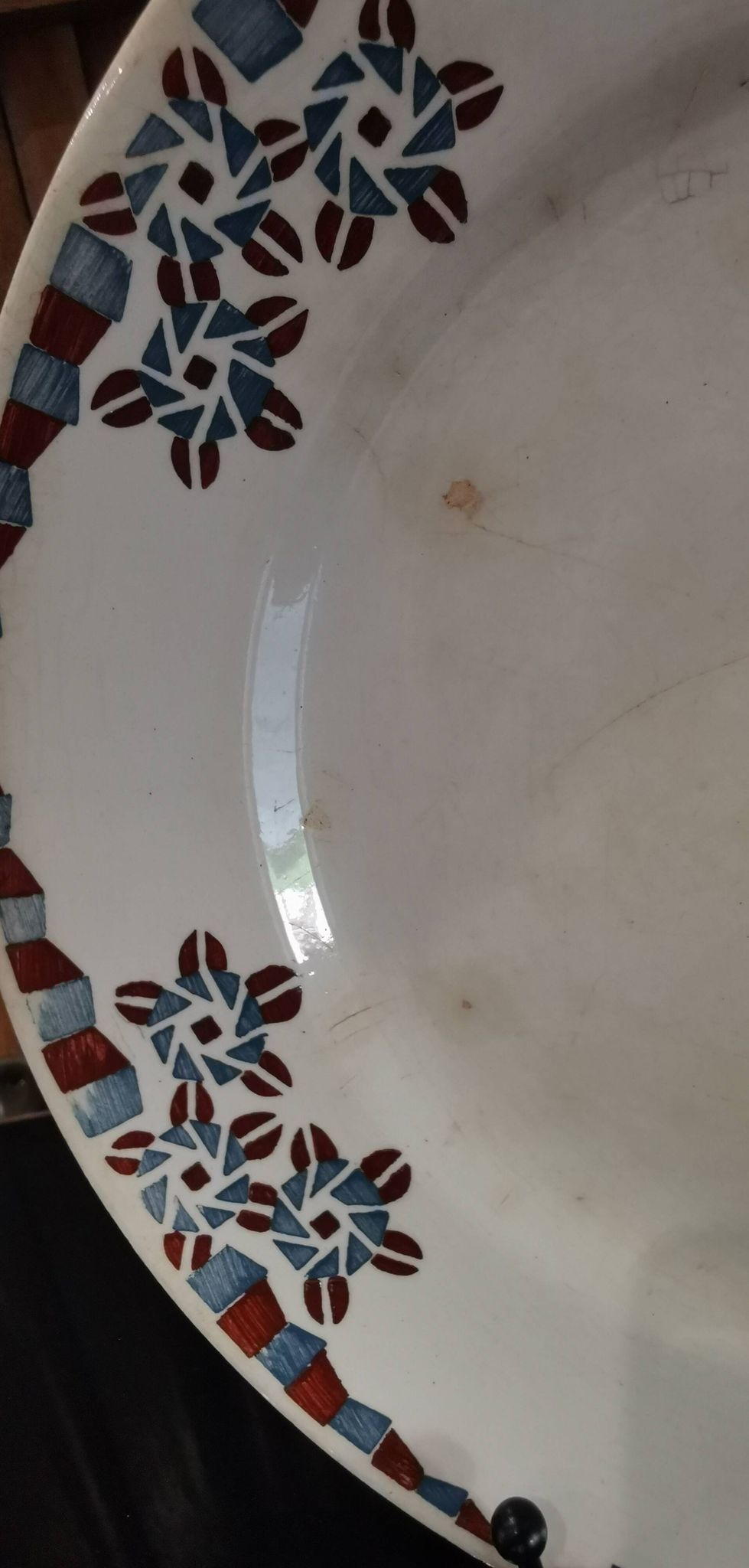 4 assiettes plates en terre de fer modèle OKAN de Longchamp