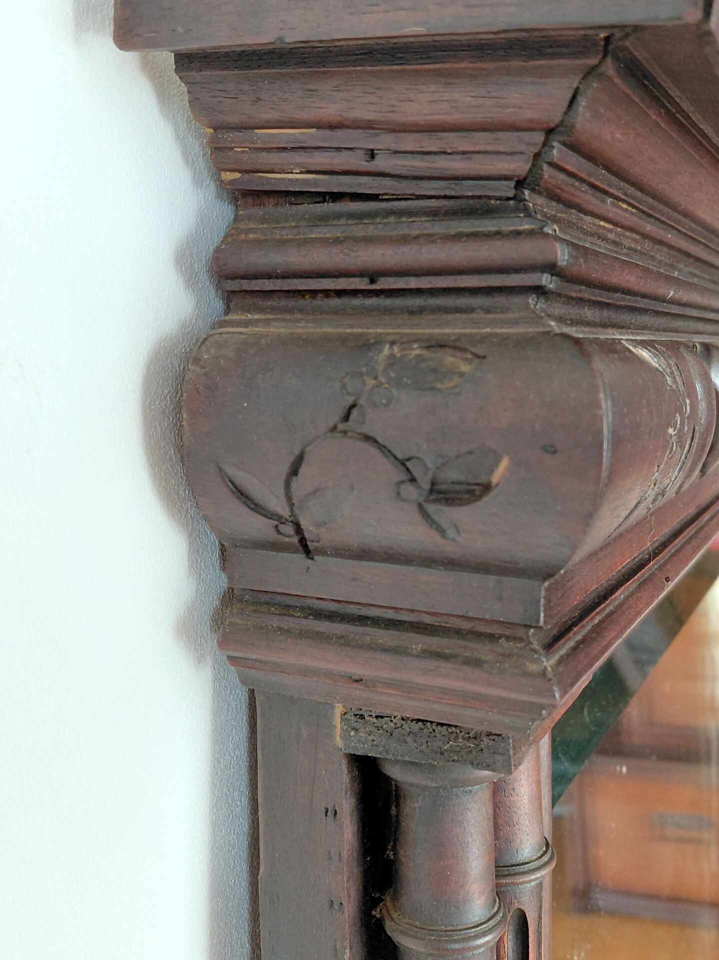 Large antique 19th-century mirror in carved wood - Haussmannian style.