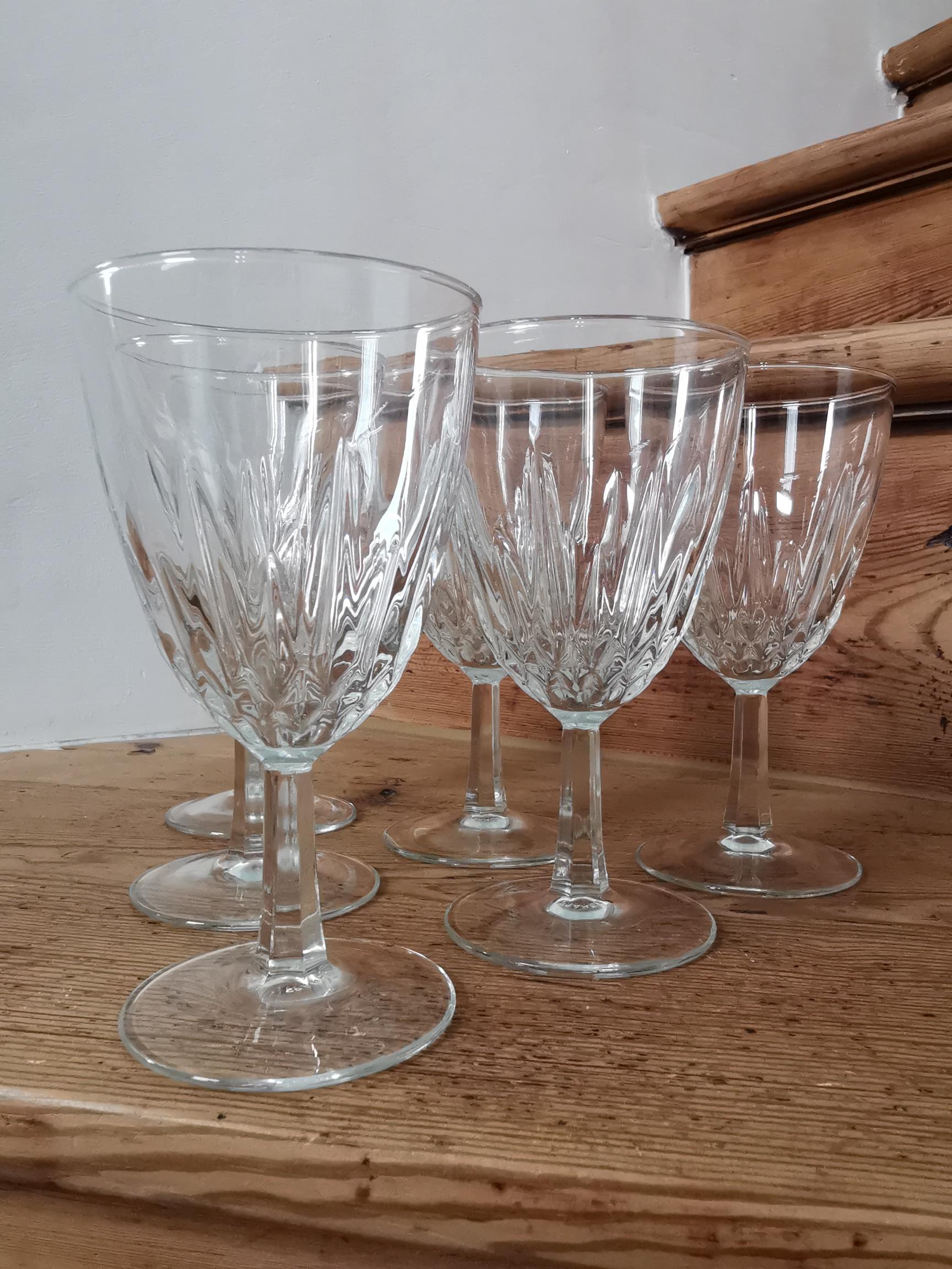 Service of 6 glasses of chiseled water