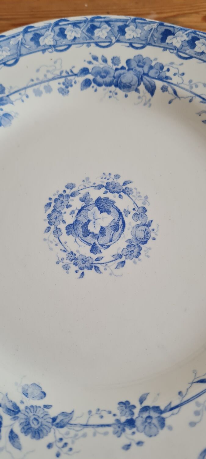 Set of 5 iron clay plates