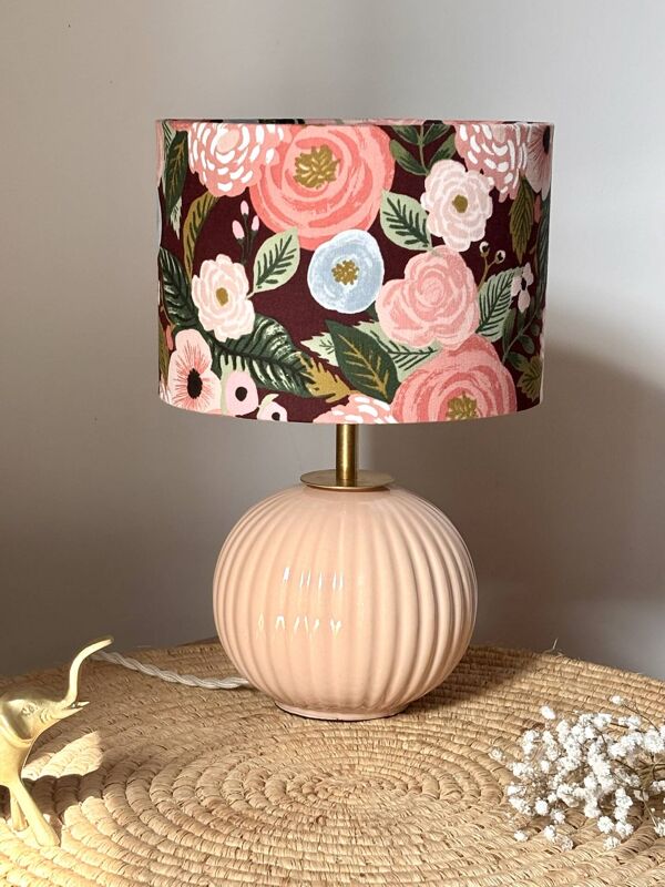Lampe à poser vintage en céramique rose poudré – abat-jour fleuri fait