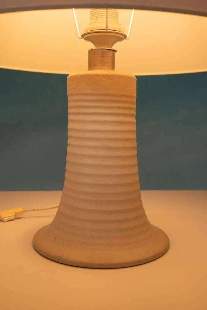 Bohemian table lamp from the 60s/70s, with textured natural tones.