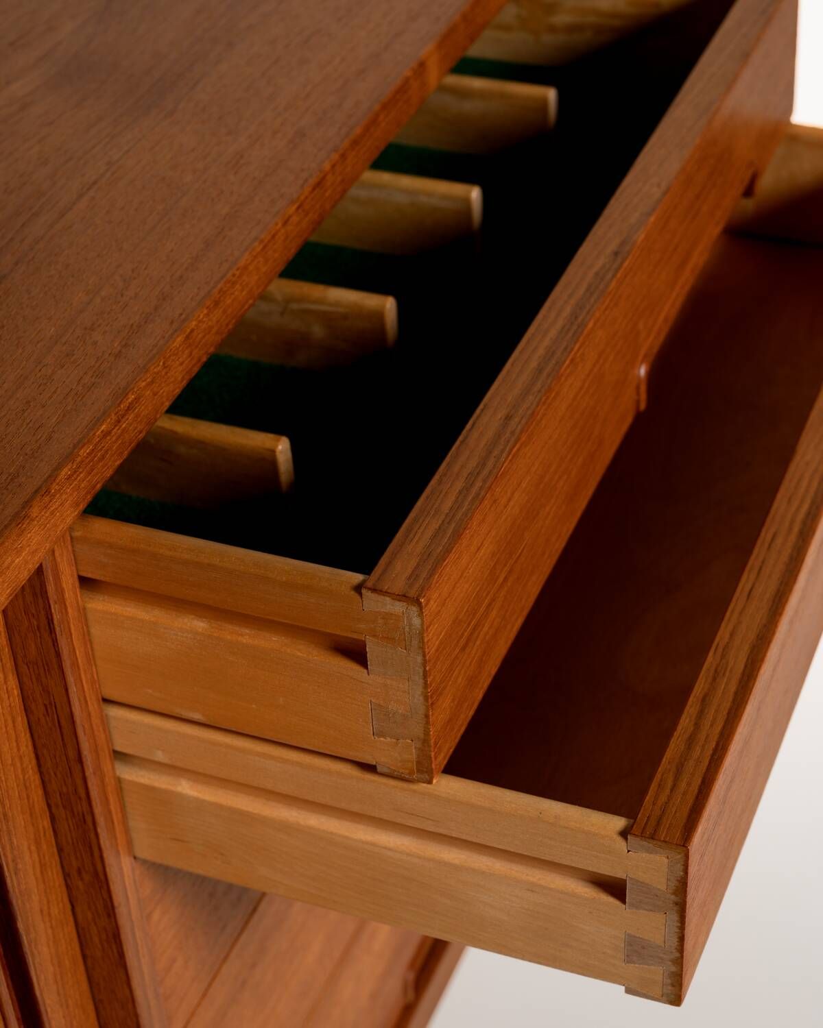 Buffet “Trento” par Nils Jonsson pour Troeds, Suède, années 1960.
