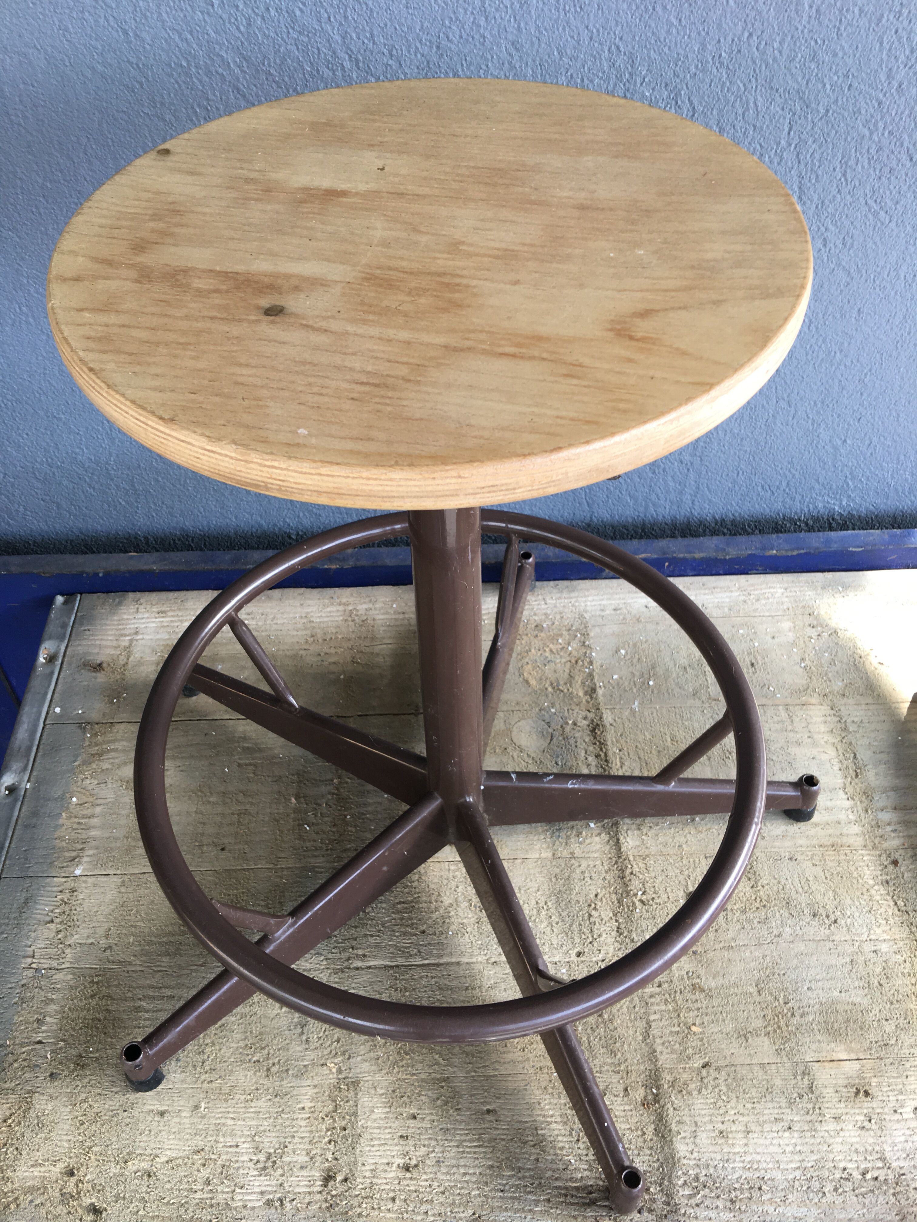 Tabouret d'atelier réglable circa 1970