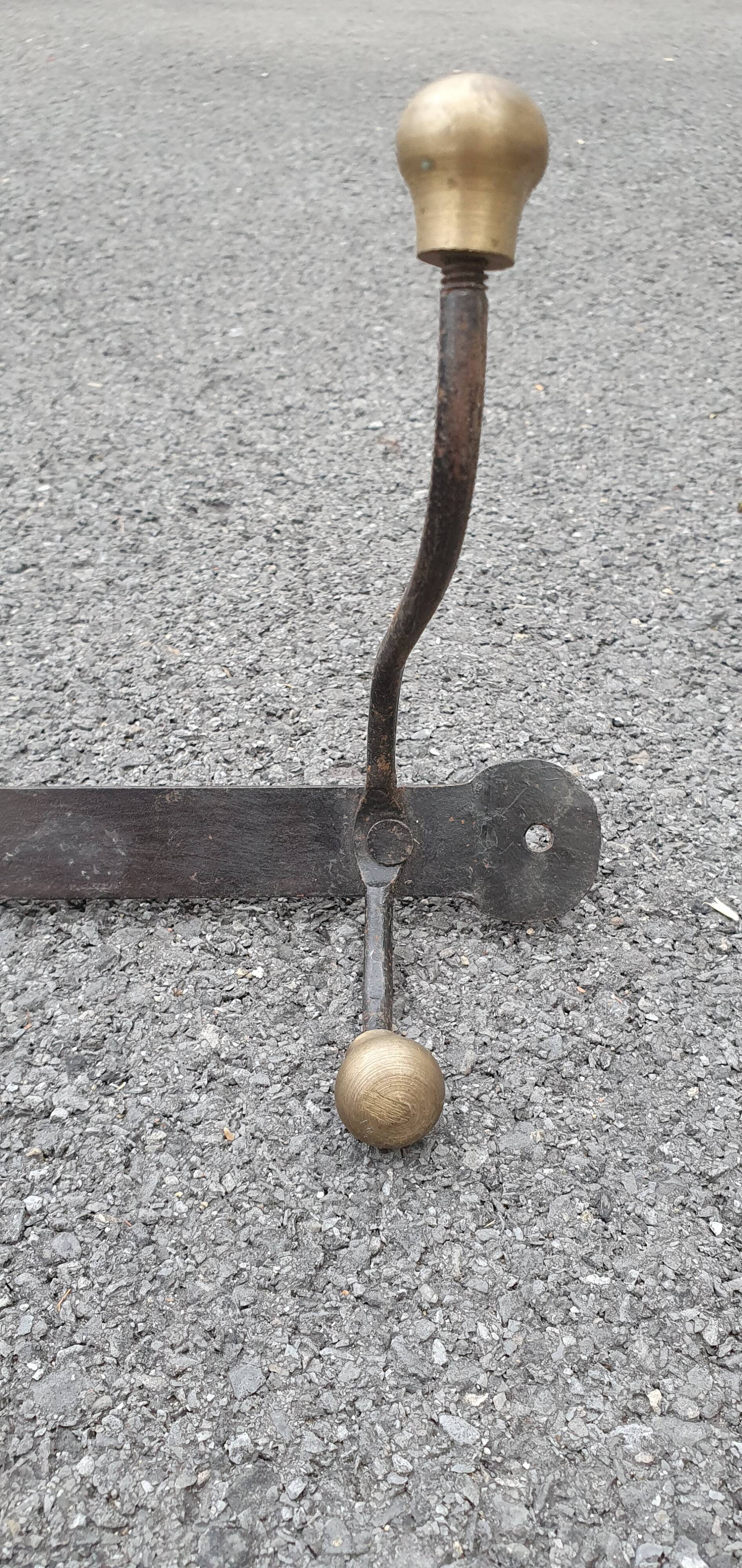 Double hook golden tips