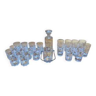 Complete crystal service from Vannes, carafe + 22 glasses, 1960s-80s.