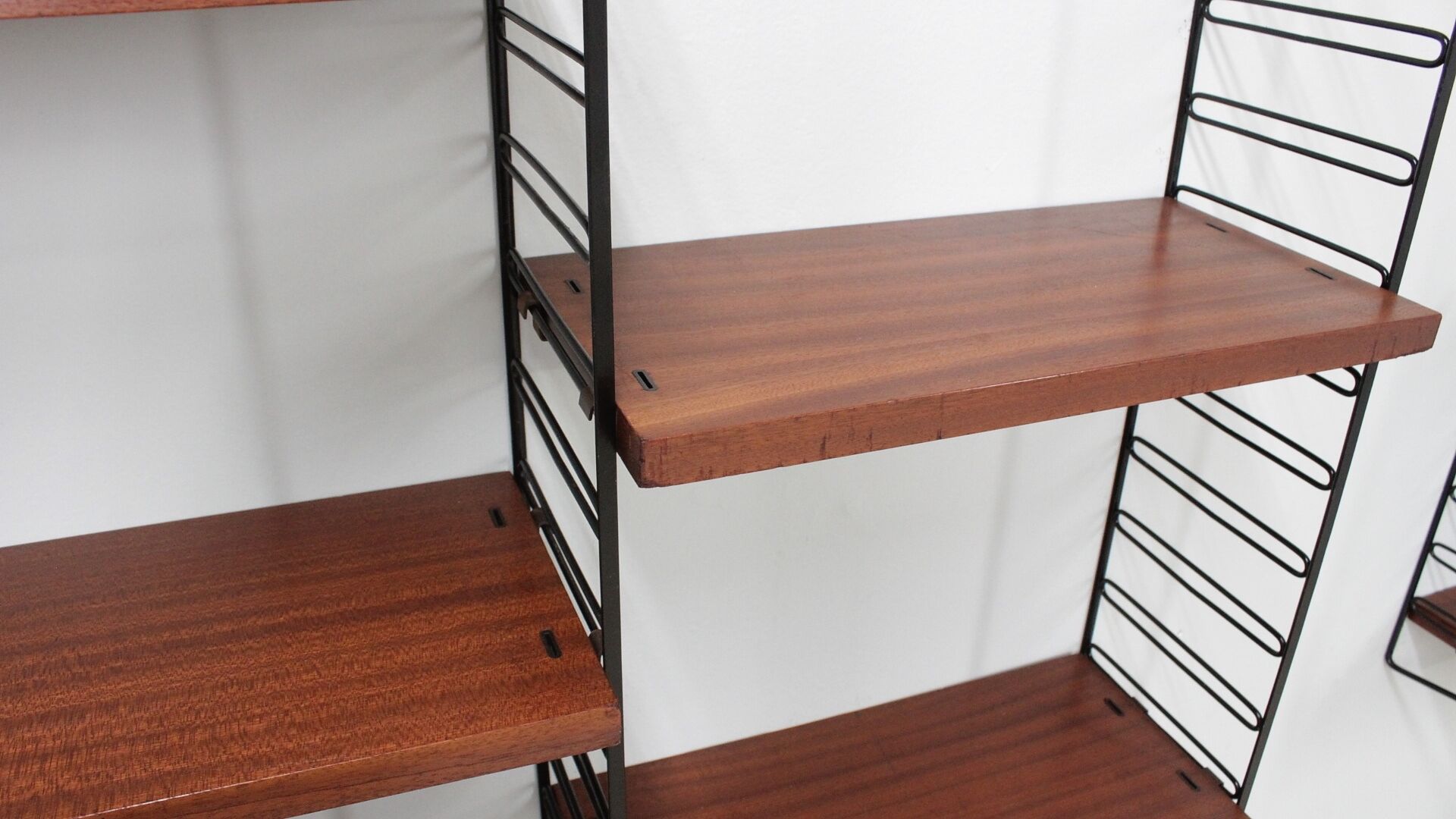 Étagères en teck des années 1950