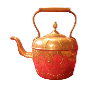 Large handcrafted oriental decorative kettle in copper and brass