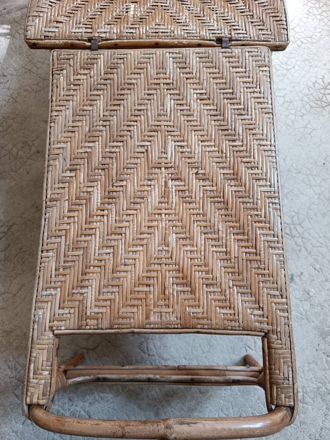 Sunbed - Vintage rattan wicker deckchairs