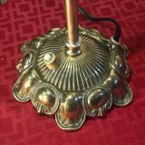 Art Nouveau bronze petal lamp with molded glass, 28 x 34 cm. Electricity OK