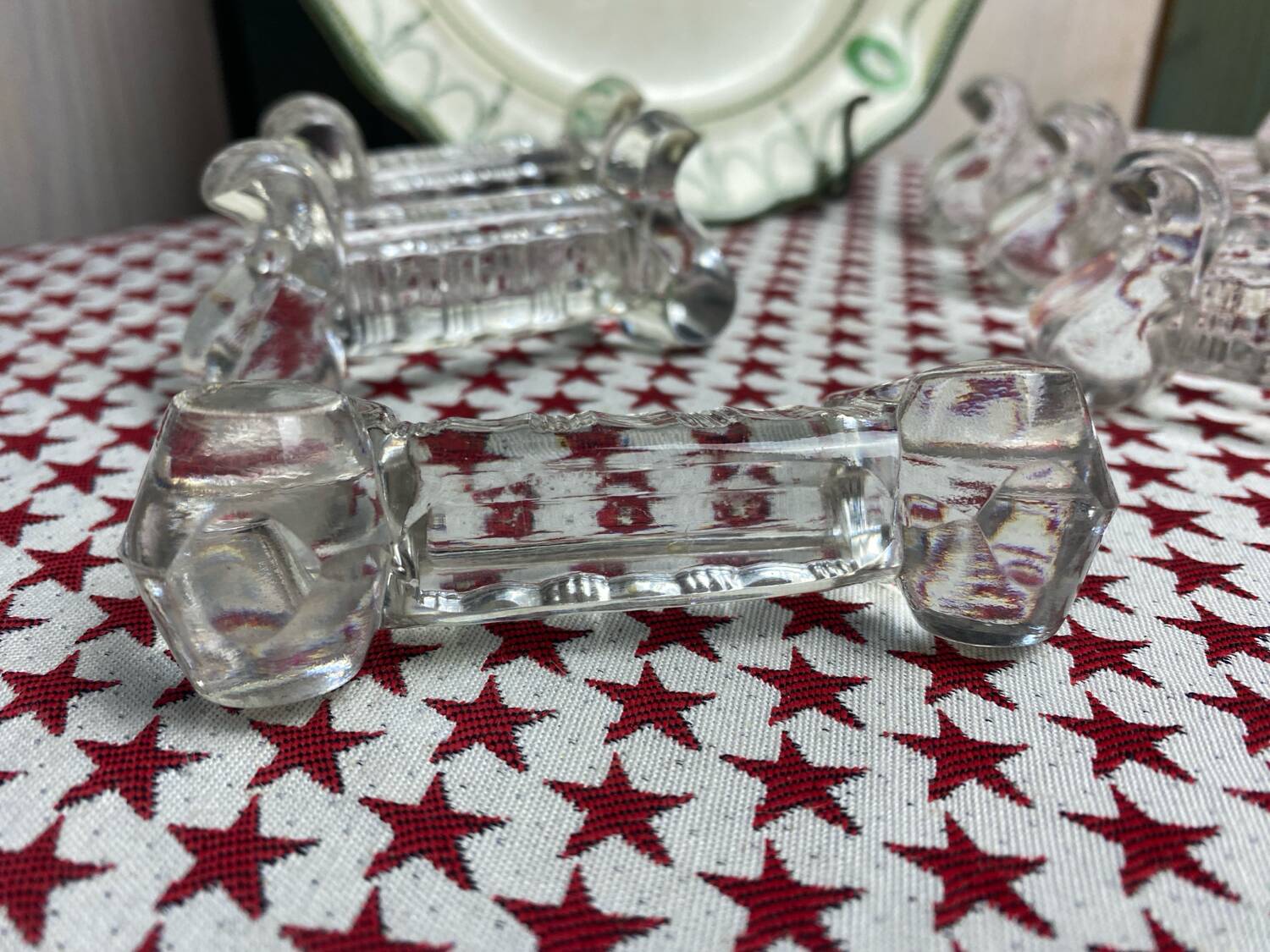 Lot de 6 porte-couteaux en verre moulé anciens
