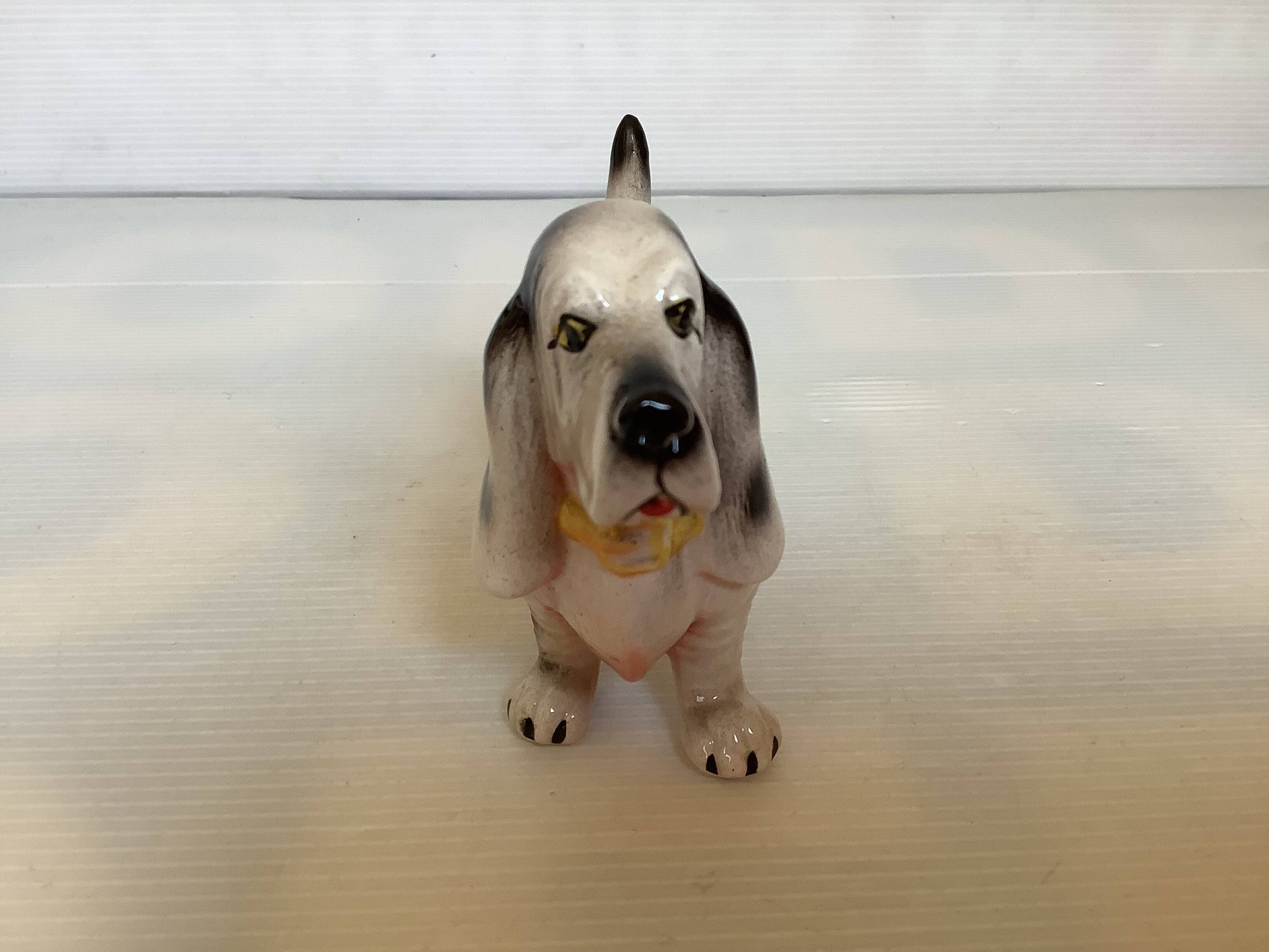 Petit chien en céramique